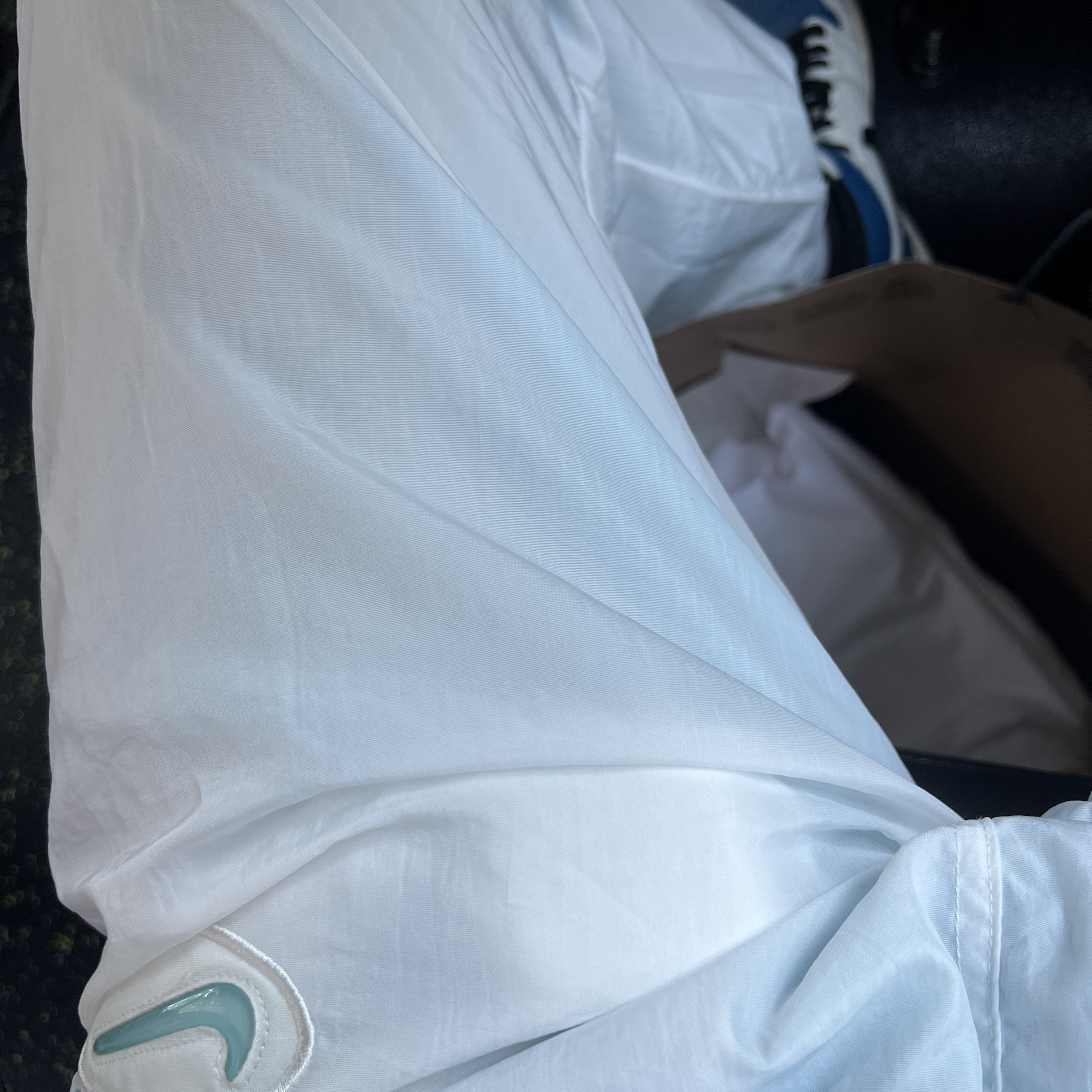 Supreme x Nike Jewel Reversible Ripstop Anorak White - 20FW, Supreme x Nike Jewel Reversible Ripstop Pants White - 20FW 착용 스타일 - 2