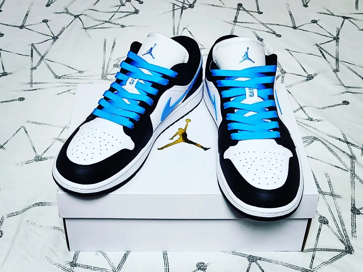 (W) Jordan 1 Low Black University Blue 착용 스타일 - 3
