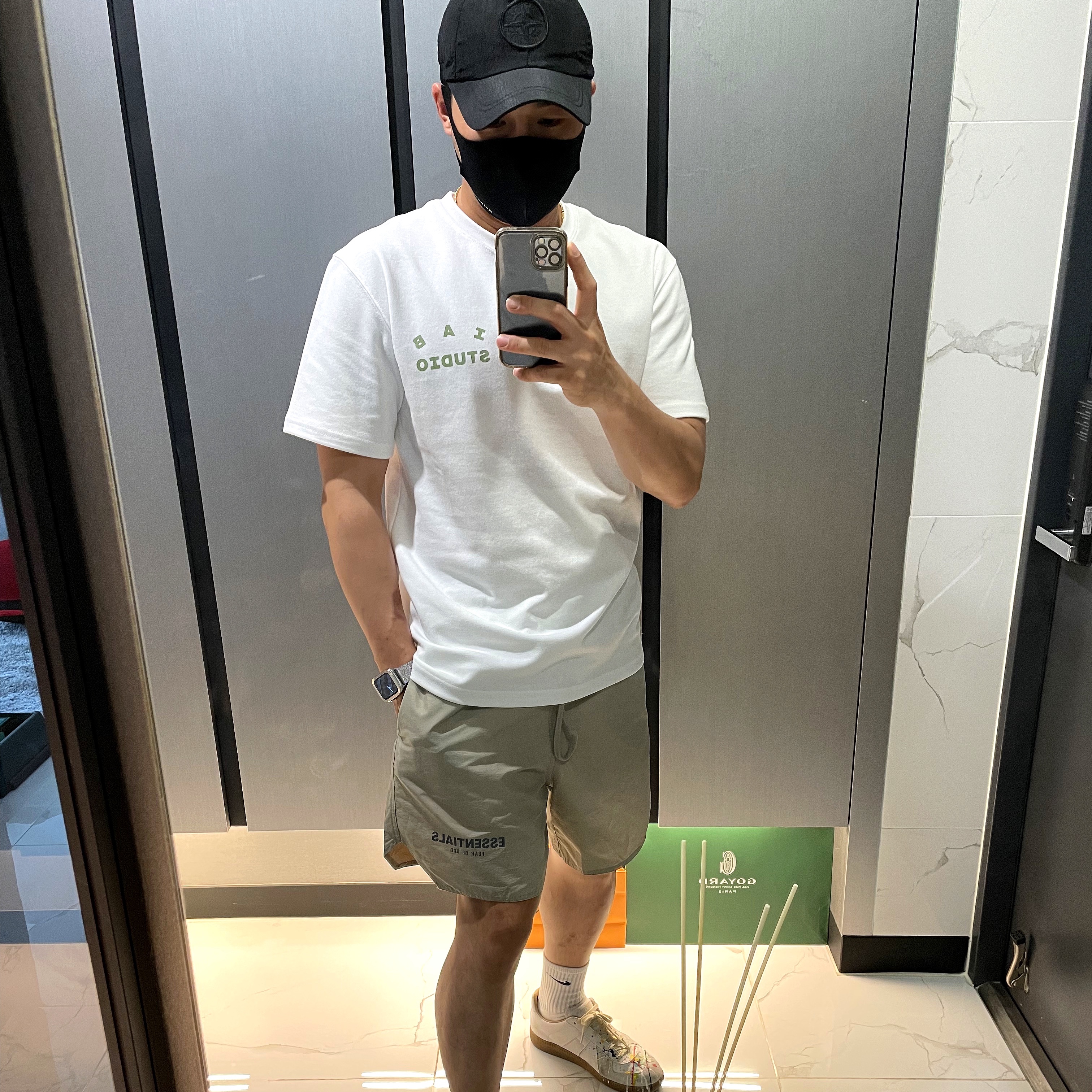 Essentials Volley Shorts Olive/Khaki - 20FW, IAB Studio T-Shirt White Light Green 착용 스타일