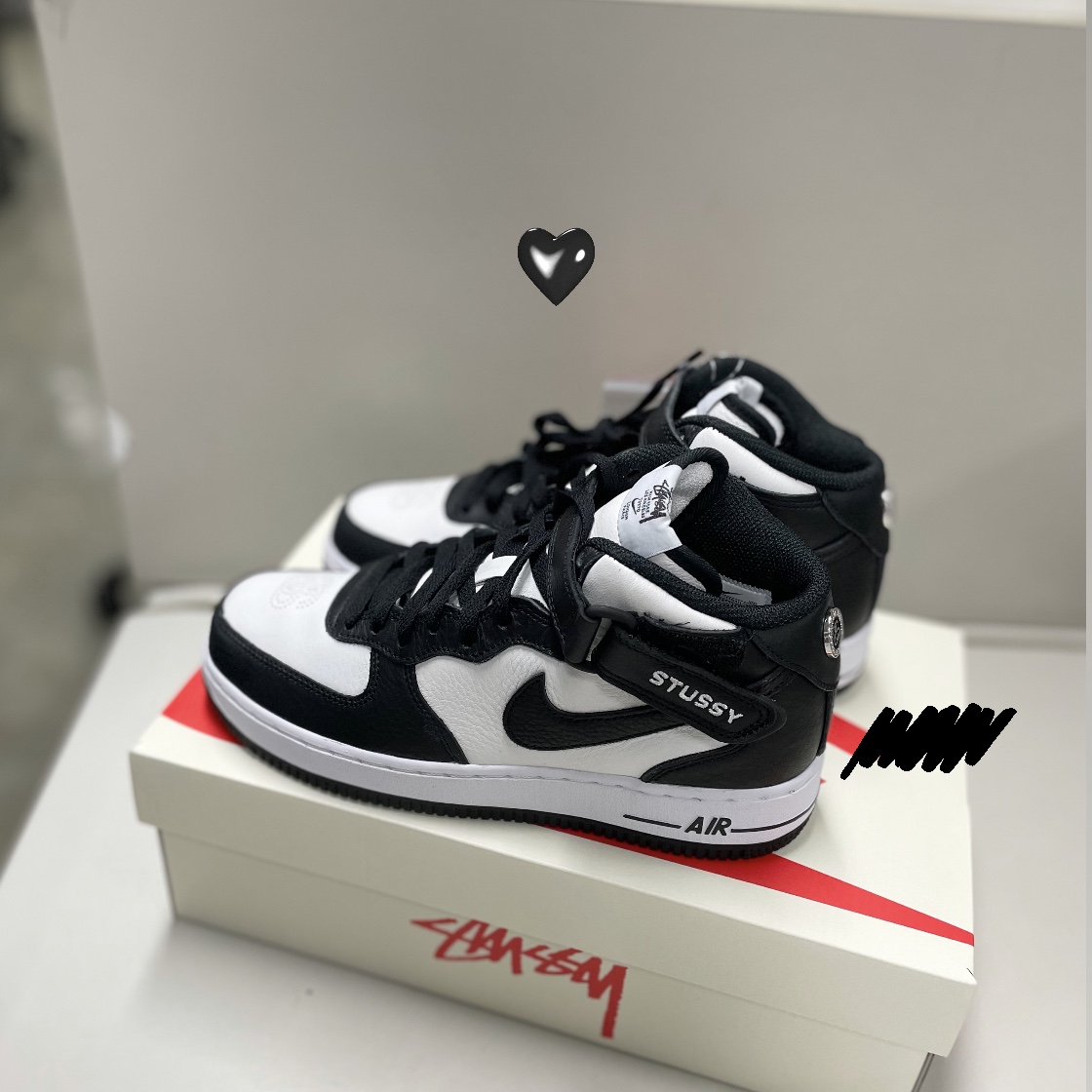 Nike x Stussy Air Force 1 '07 Mid SP Black and Light Bone 착용 스타일