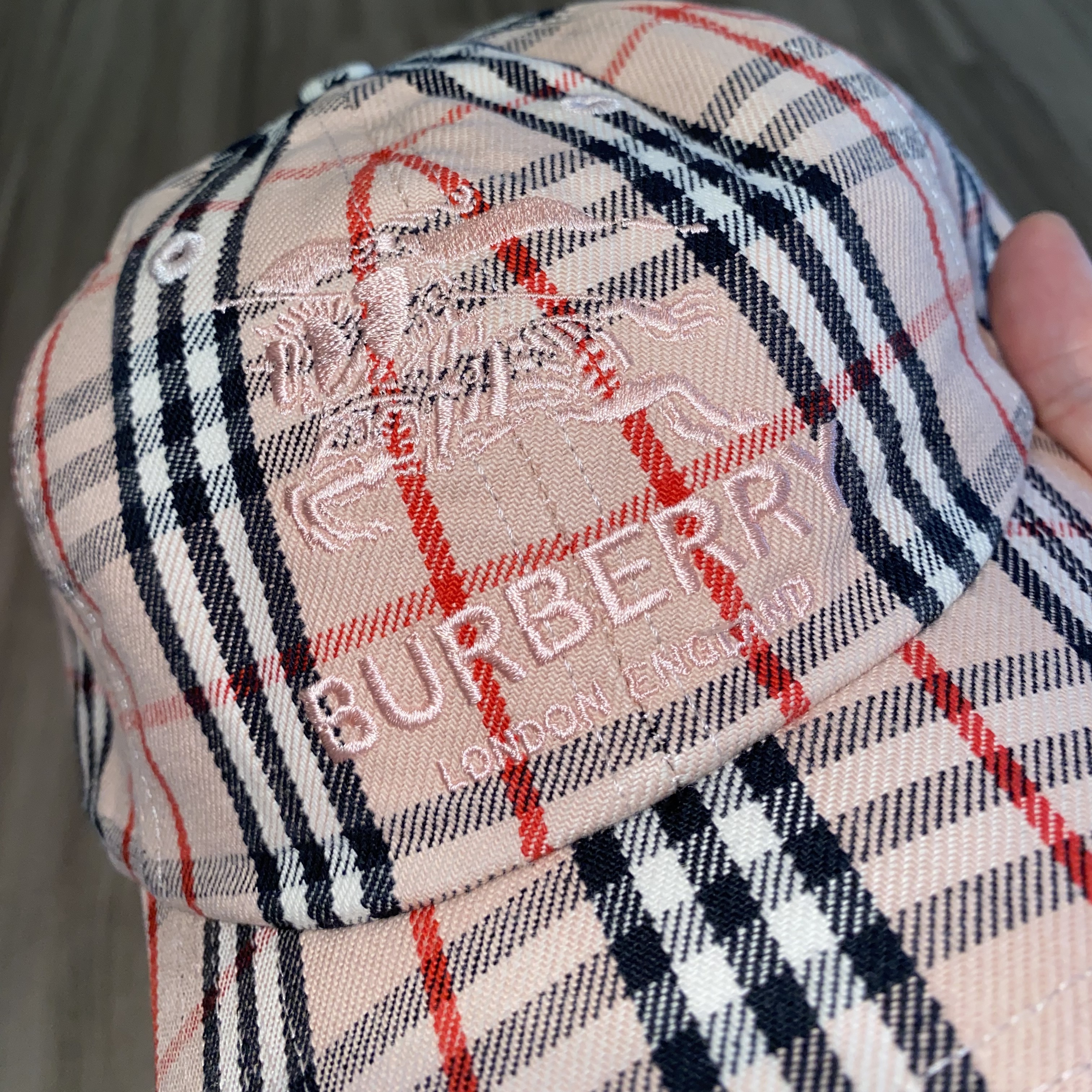 Supreme x Burberry Denim 6-Panel Pink - 22SS 착용 스타일 - 2