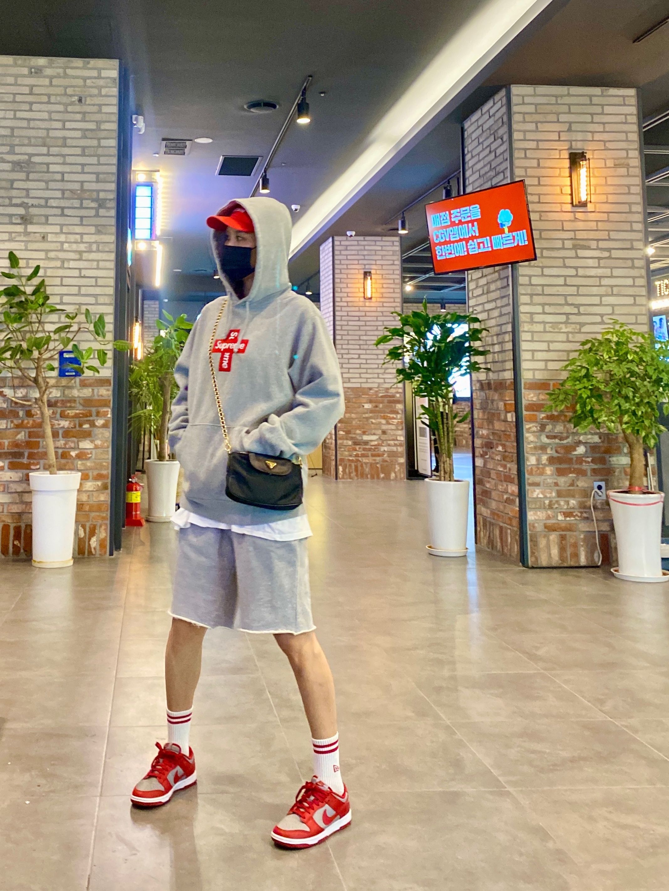 Nike Dunk Low Retro Medium Grey, Supreme Cross Box Logo Hooded Sweatshirt Heather Grey - 20FW 착용 스타일 - 2