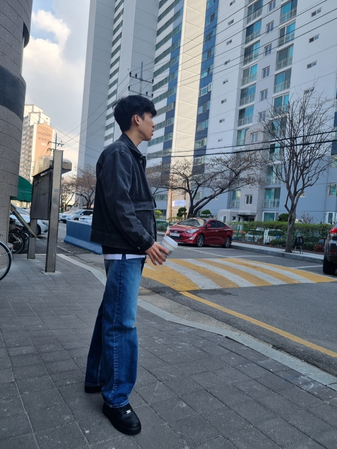 Nike Air Force 1 '07 Low Triple Black 착용 스타일