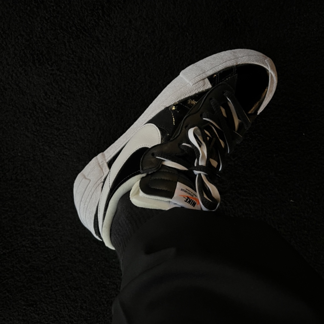 Nike x Sacai Blazer Low Black Patent Leather 착용 스타일