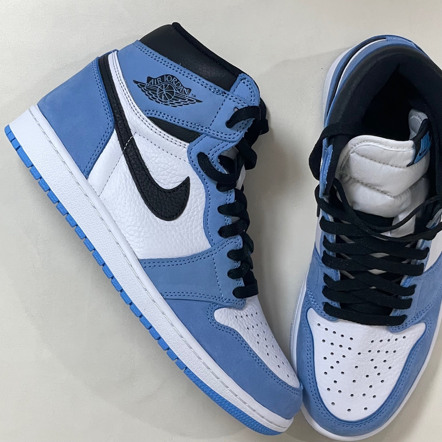 Jordan 1 Retro High OG University Blue, (GS) Jordan 1 Retro High OG University Blue 착용 스타일 - 1