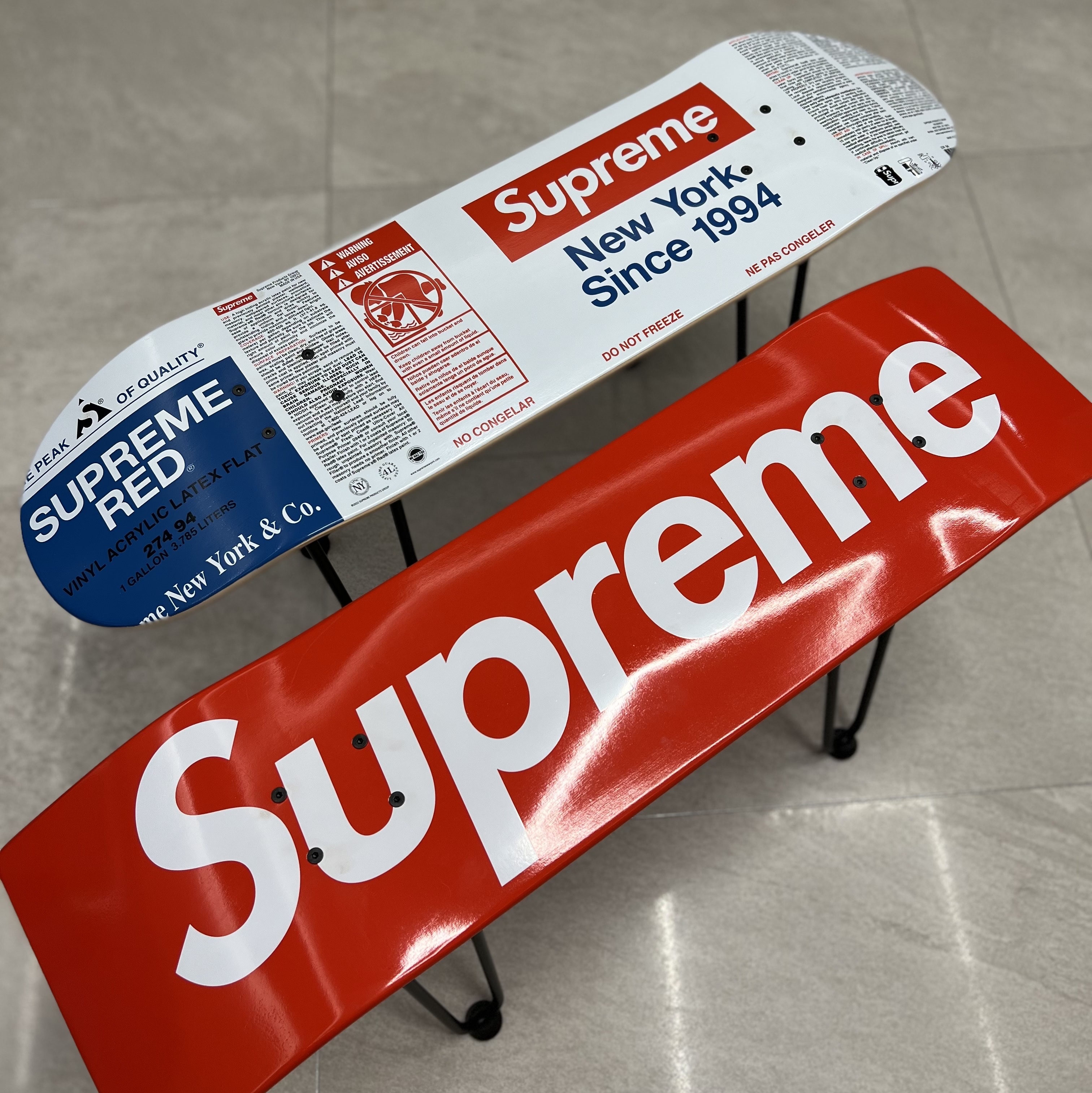 Supreme Uncut Box Logo Skateboard Deck Red - 22SS, Supreme Paint Skateboard Deck White - 22SS 착용 스타일