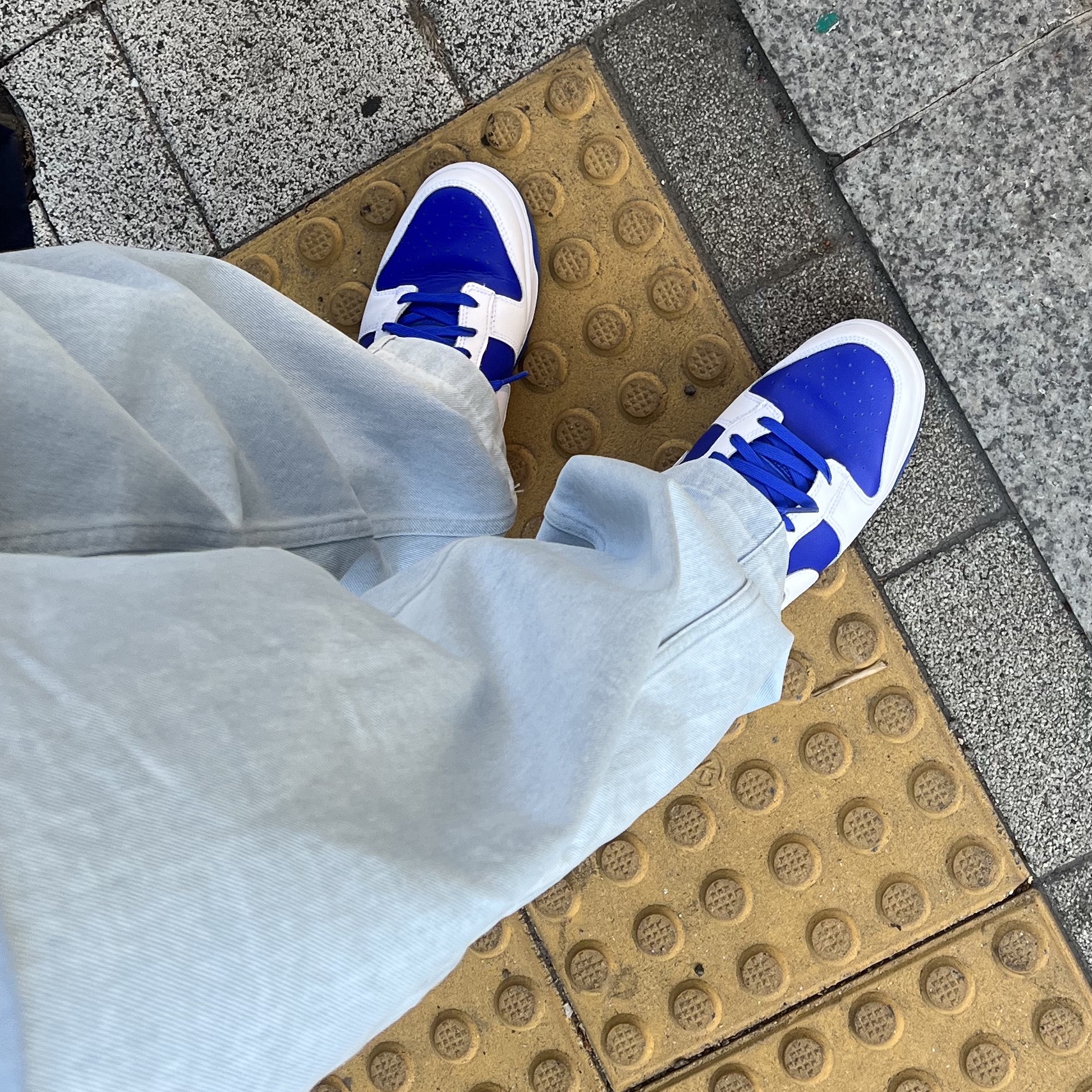 Nike Dunk Low Retro Racer Blue and White 착용 스타일 - 2