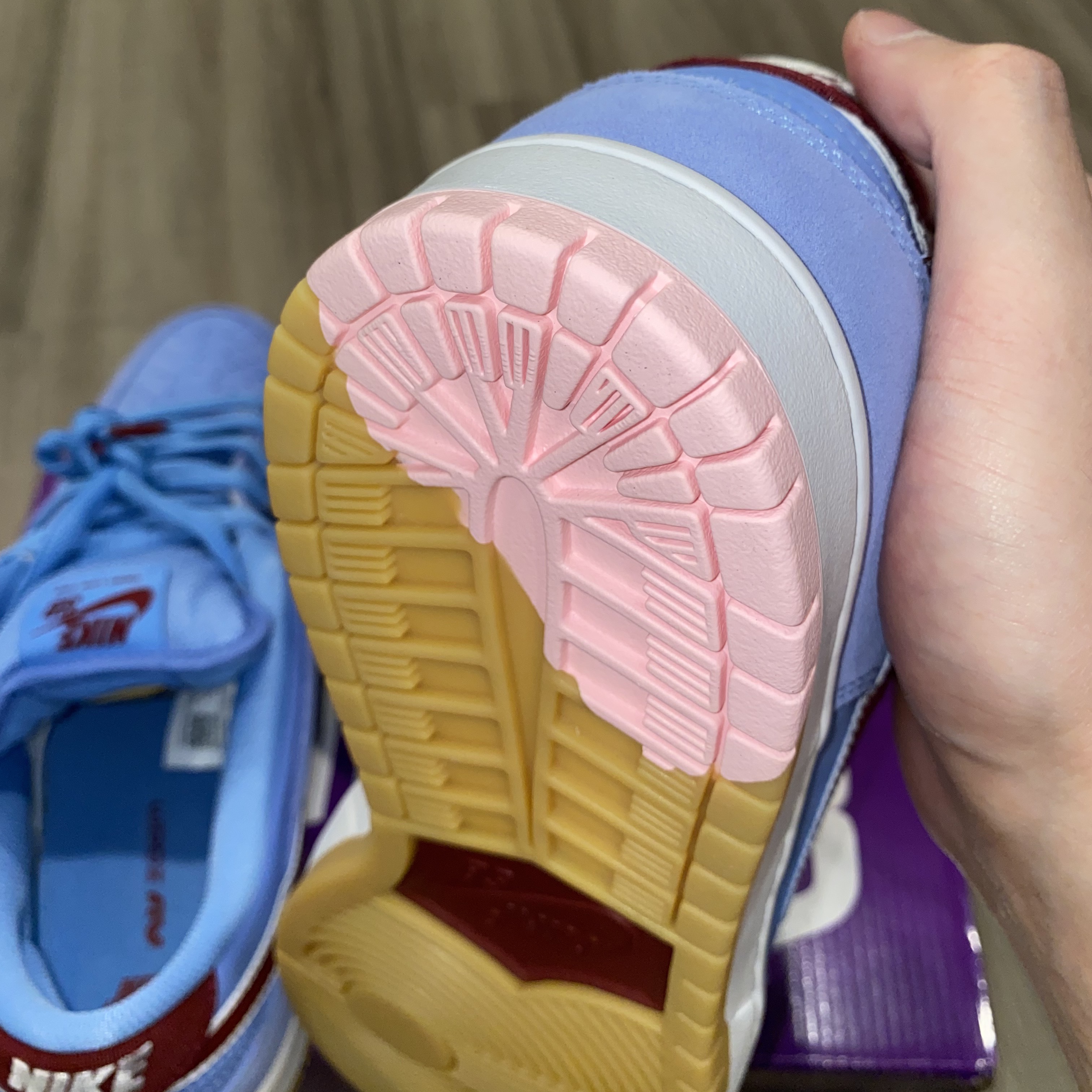 Nike SB Dunk Low Premium Valor Blue and Team Maroon 착용 스타일 - 4