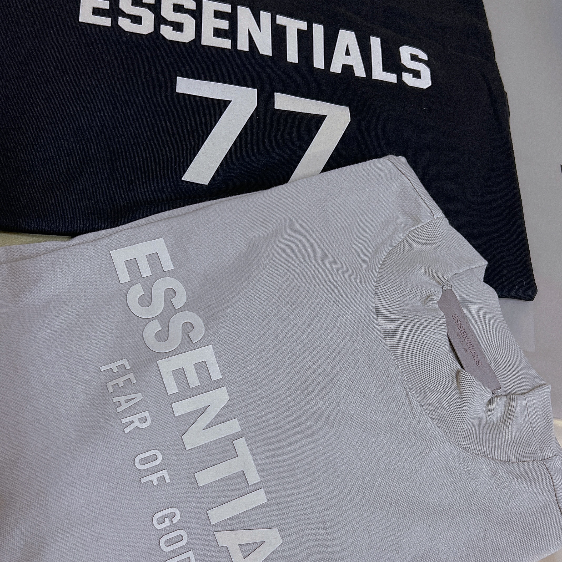 (Kids) Essentials 77 Football T-Shirt Iron - 22SS, (W) Essentials T-Shirt Dress Wheat - 22SS 착용 스타일