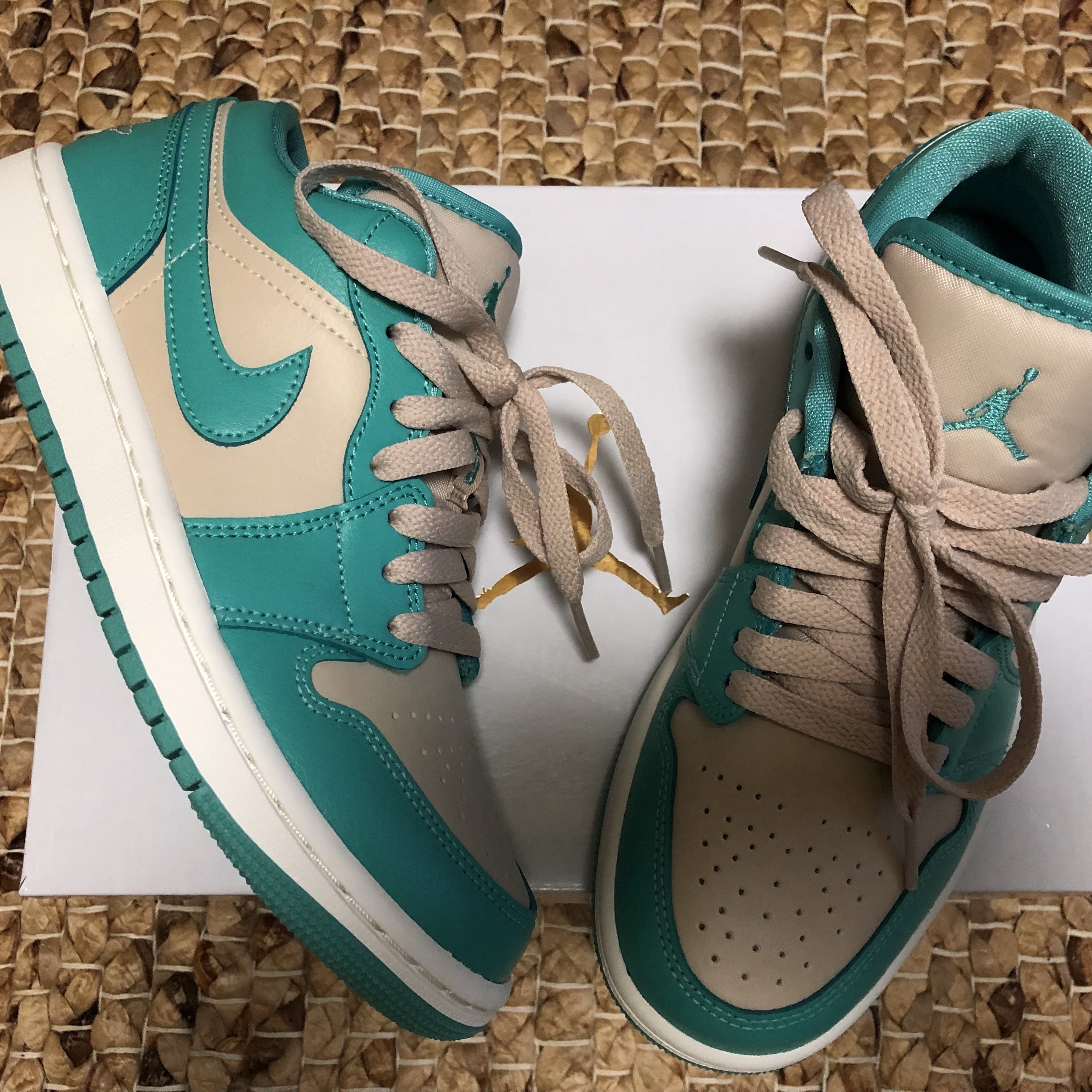 (W) Jordan 1 Low Sanddrift Washed Teal 착용 스타일 - 2