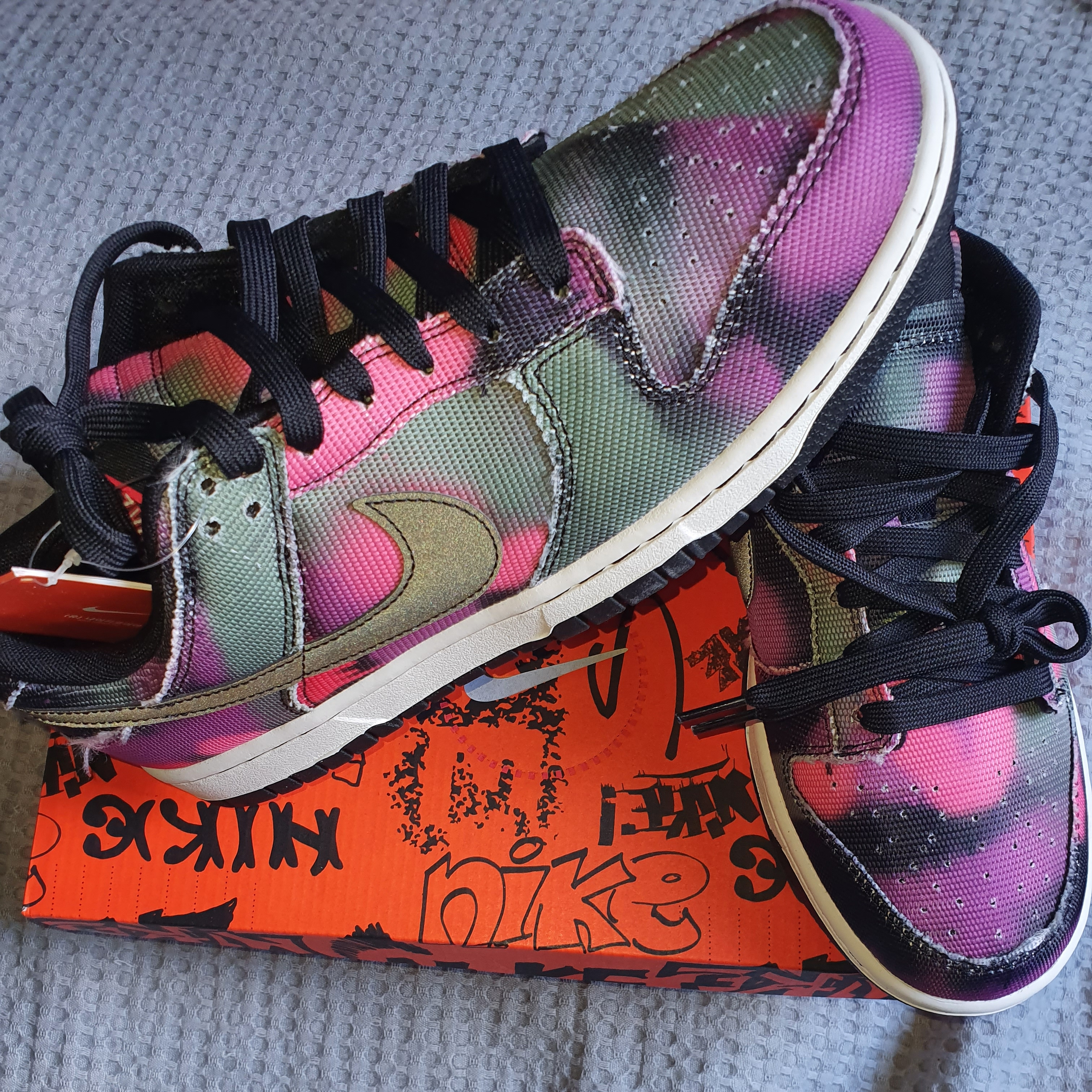 Nike Dunk Low Retro PRM Graffiti 착용 스타일 - 1