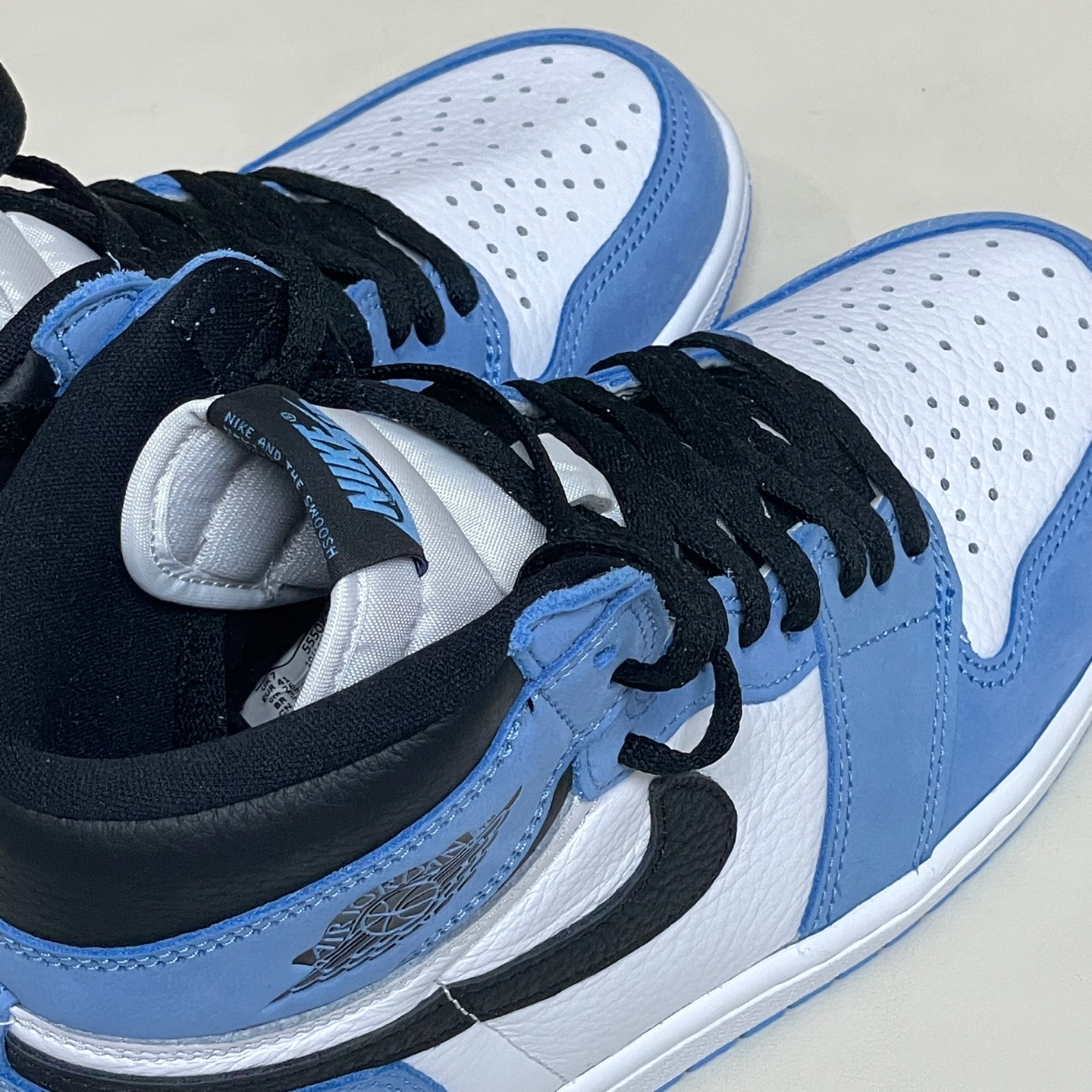 Jordan 1 Retro High OG University Blue, (GS) Jordan 1 Retro High OG University Blue 착용 스타일 - 2
