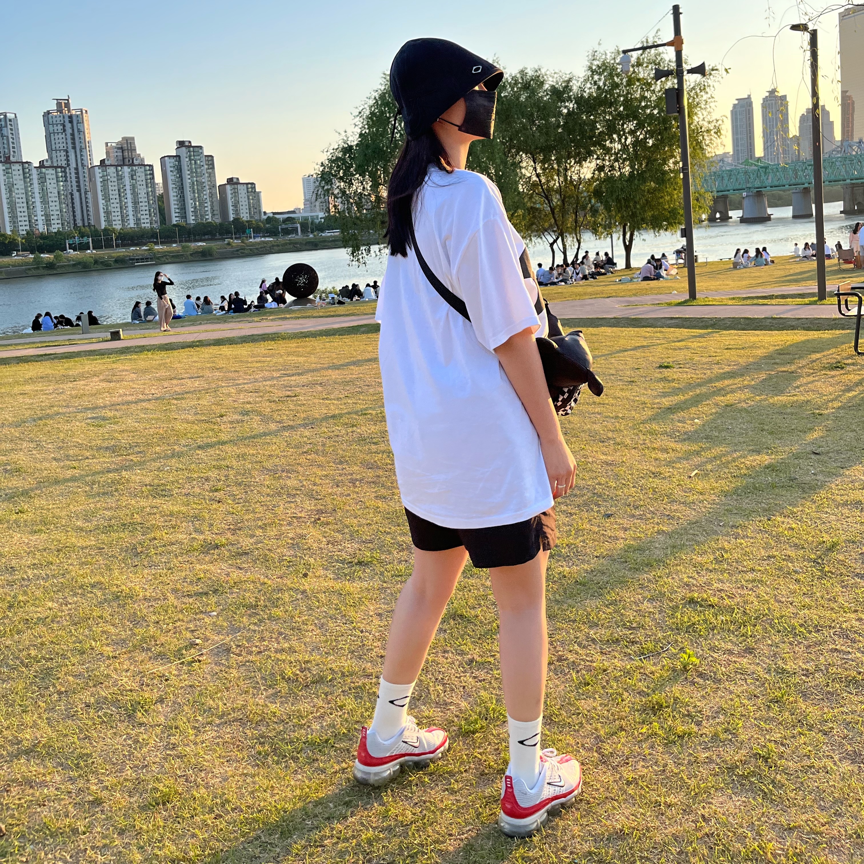 Stussy x Cactus Plant Flea Market Heart T-Shirt, Stussy x Cactus Plant Flea Market Shorts Black 착용 스타일 - 3