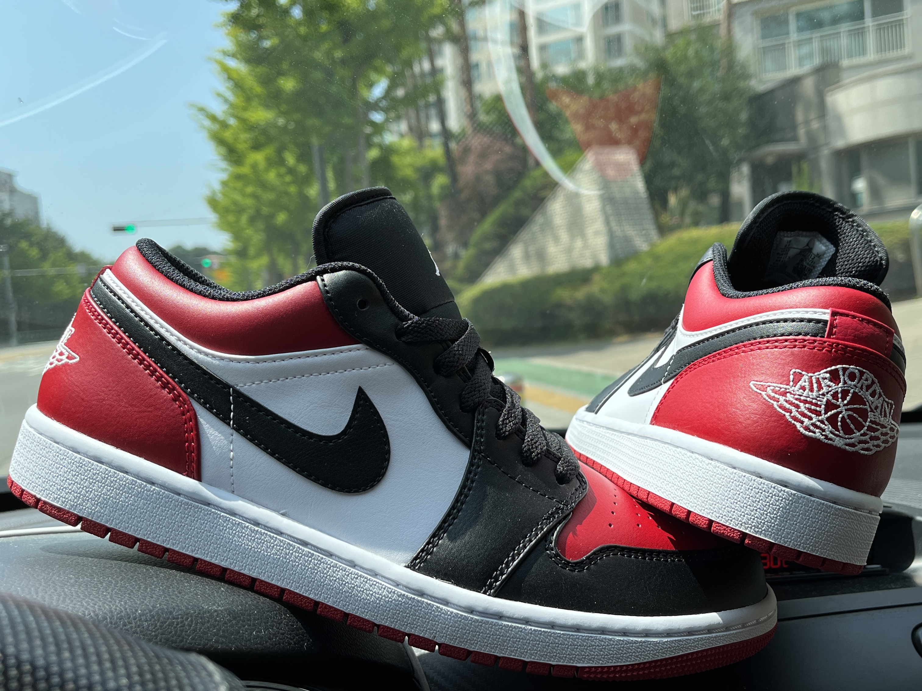 Jordan 1 Low Bred Toe 착용 스타일