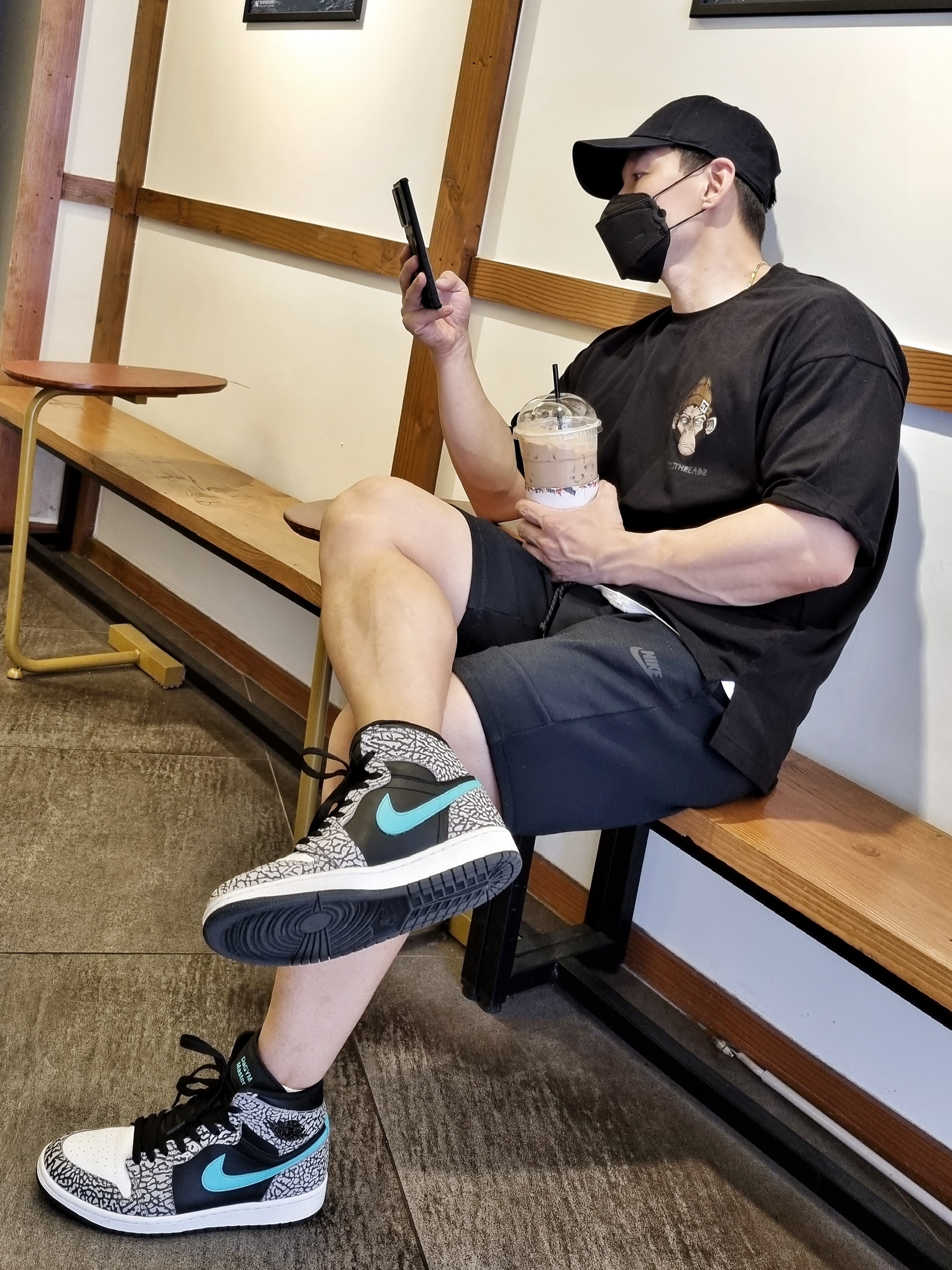 Nike Heritage 86 Futura Washed Cap Black White, Jordan 1 Retro High Black Elephant Print 착용 스타일 - 1