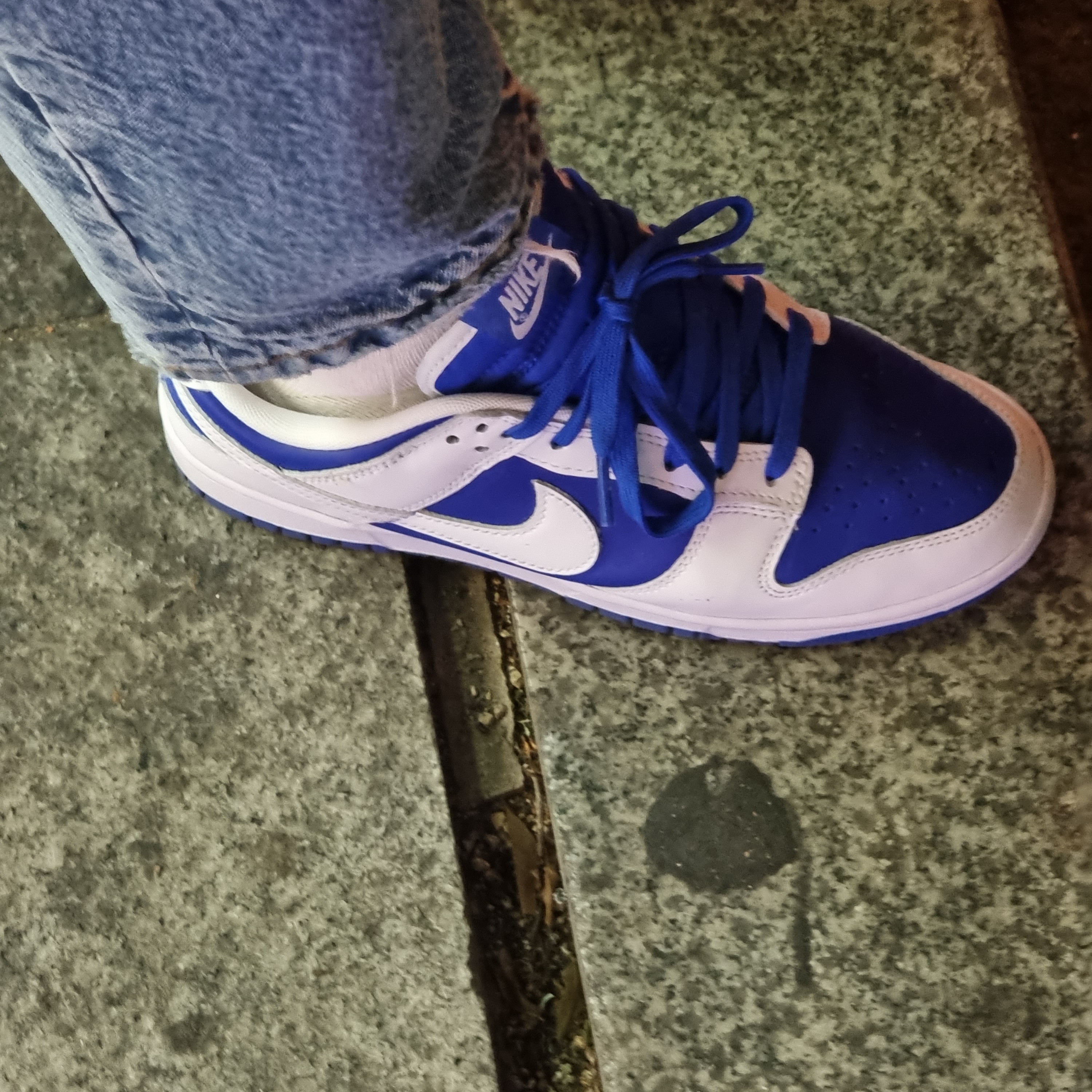 Nike Dunk Low Retro Racer Blue and White, IAB Studio Pigment T-Shirt Cyan 착용 스타일 - 1