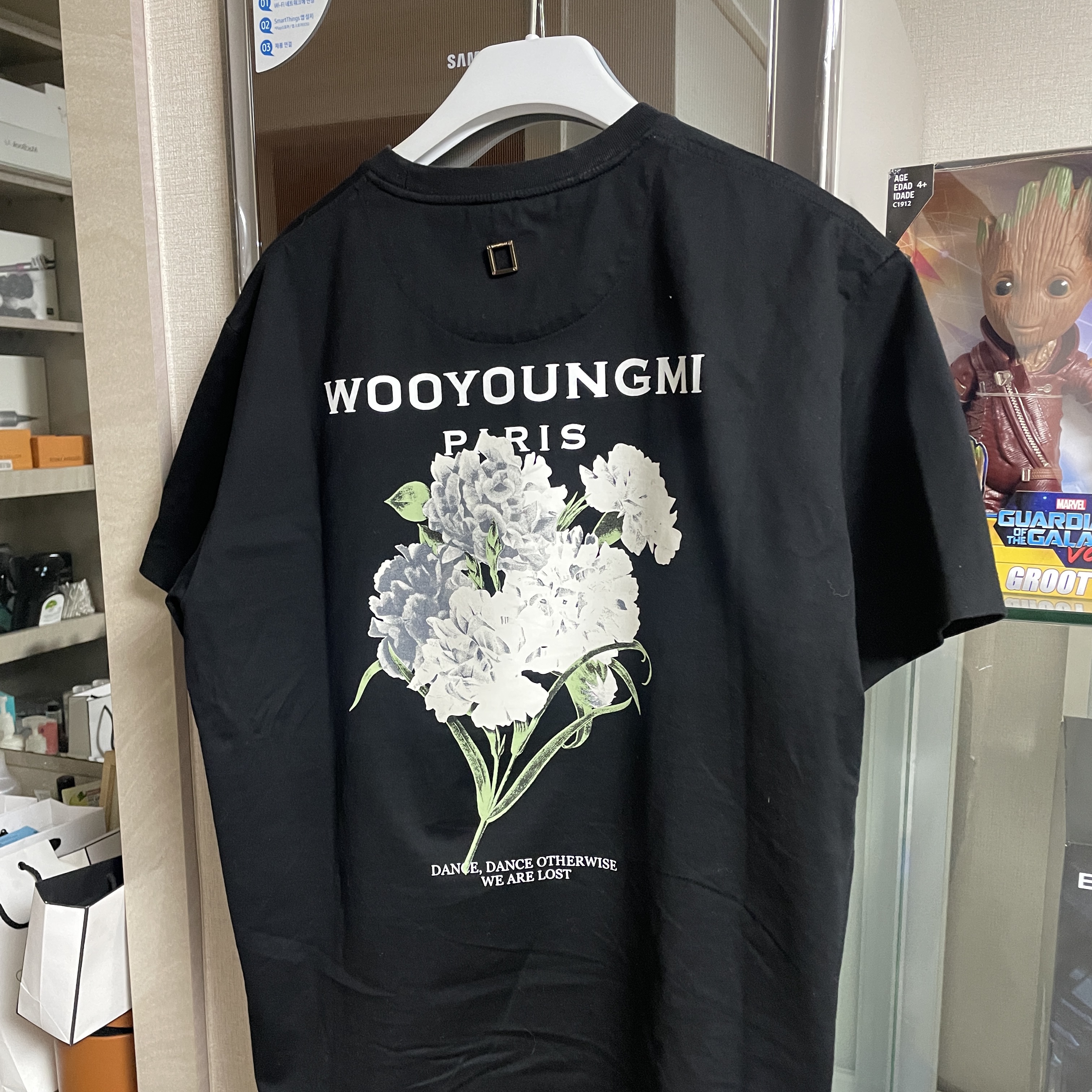 Wooyoungmi Flower Print Back Logo T-Shirt Black - 21SS 착용 스타일