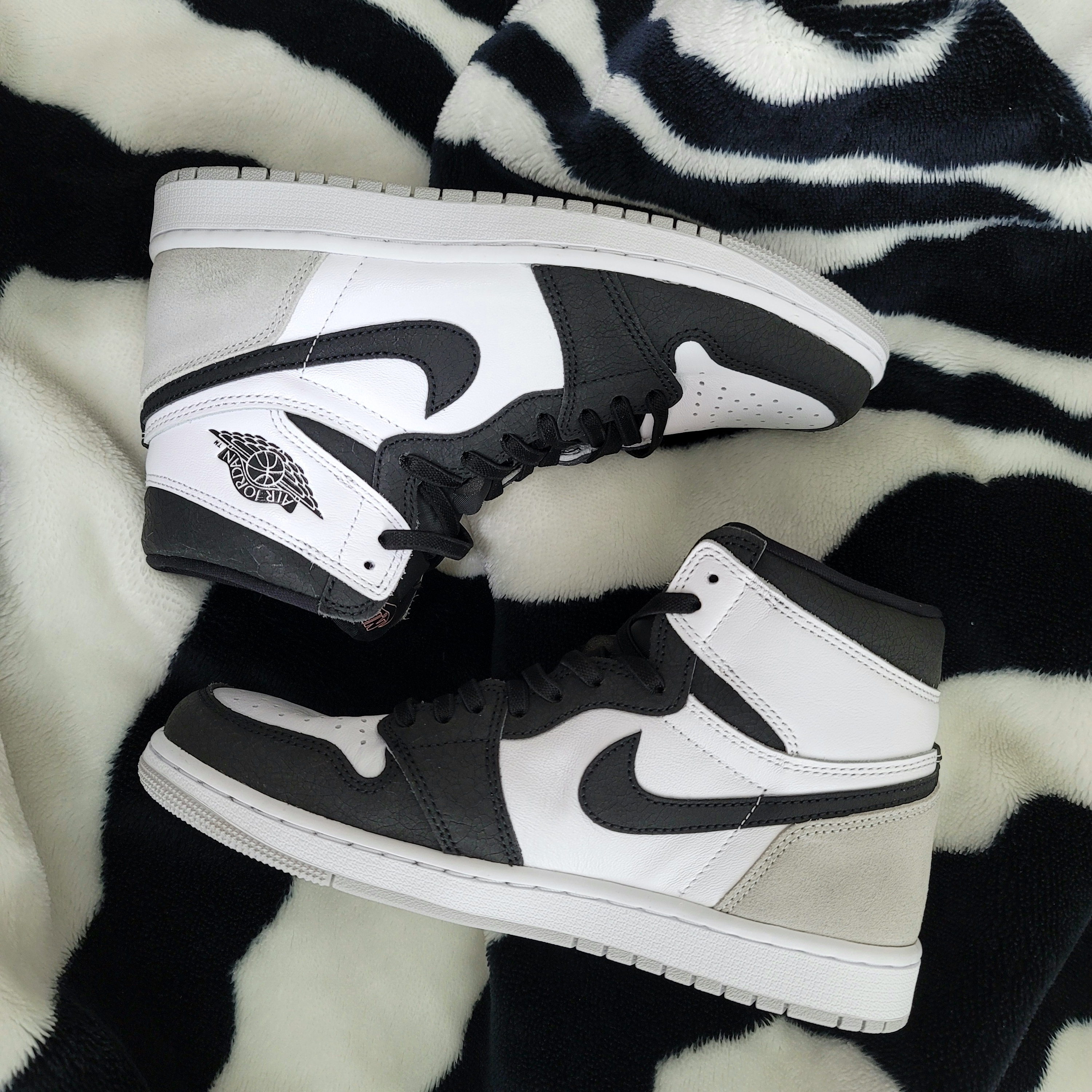 Jordan 1 Retro High OG Bleached Coral 착용 스타일