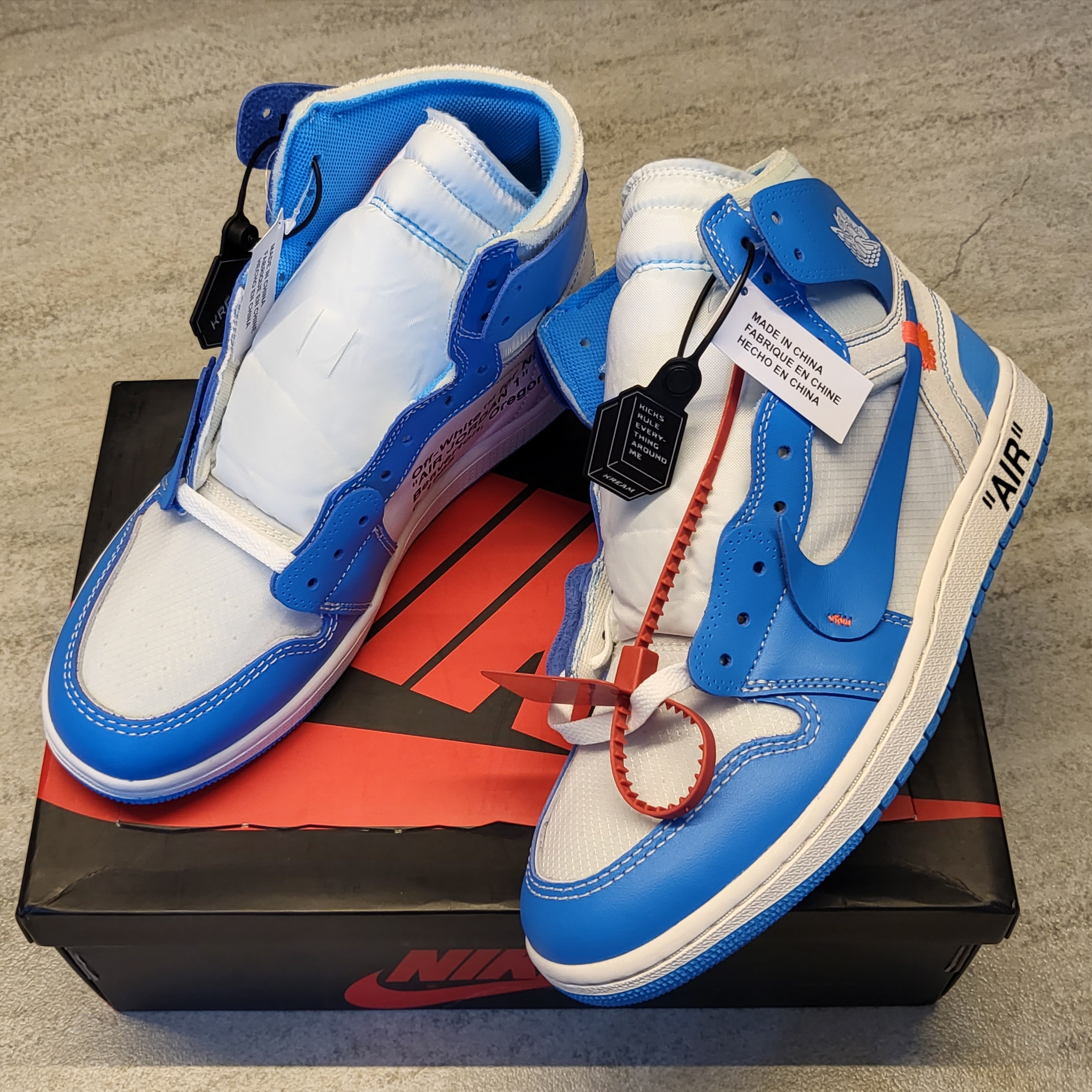 Jordan 1 x Off-White Retro High University Blue 착용 스타일