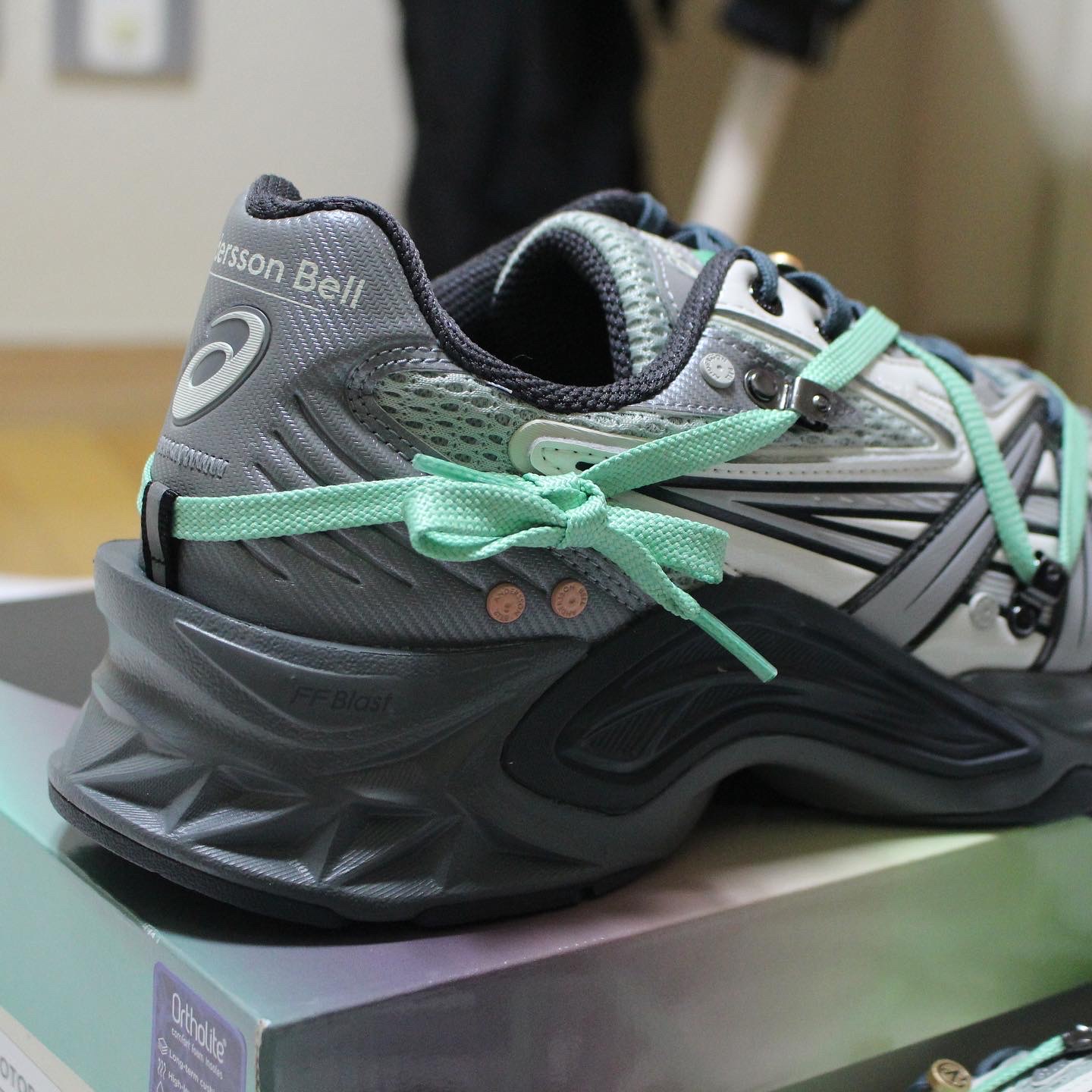 Asics x Andersson Bell HN2-S Protoblast Smoke Grey 착용 스타일 - 2