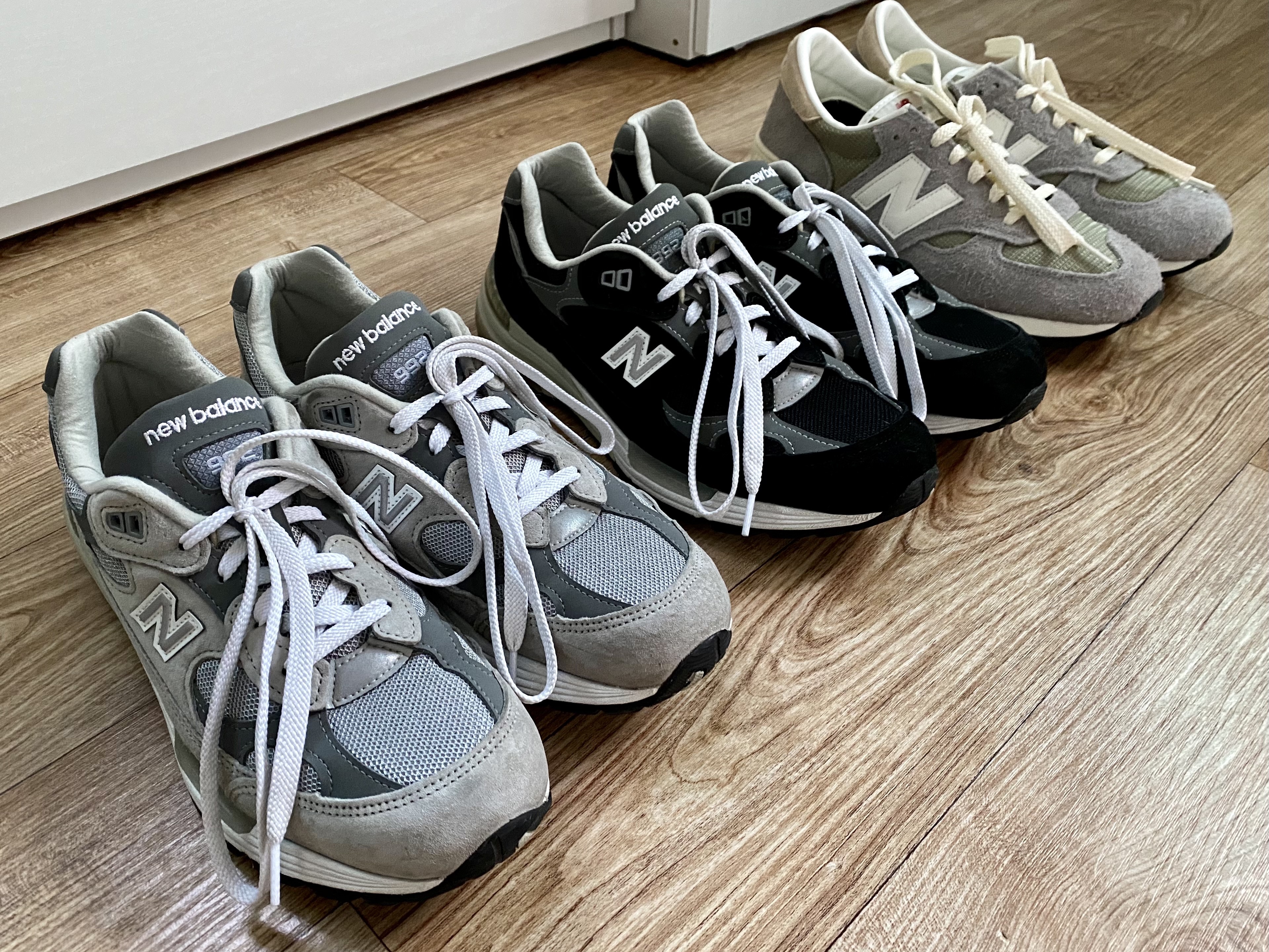New Balance 992 Made in USA Grey - D Standard, New Balance 992 Made in USA Black Grey 착용 스타일 - 2