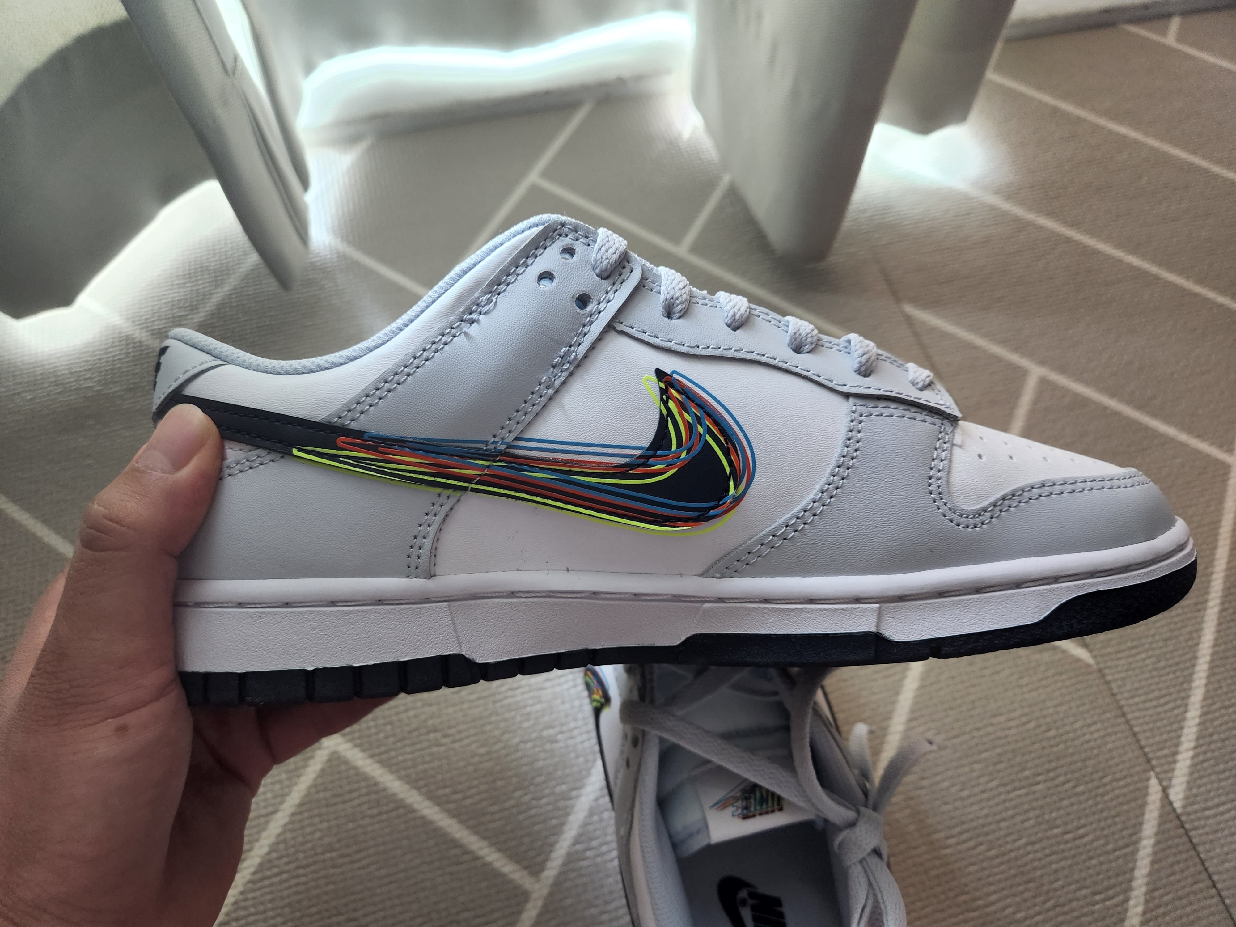 Nike Dunk Low 3D Swoosh White Grey 착용 스타일 - 4