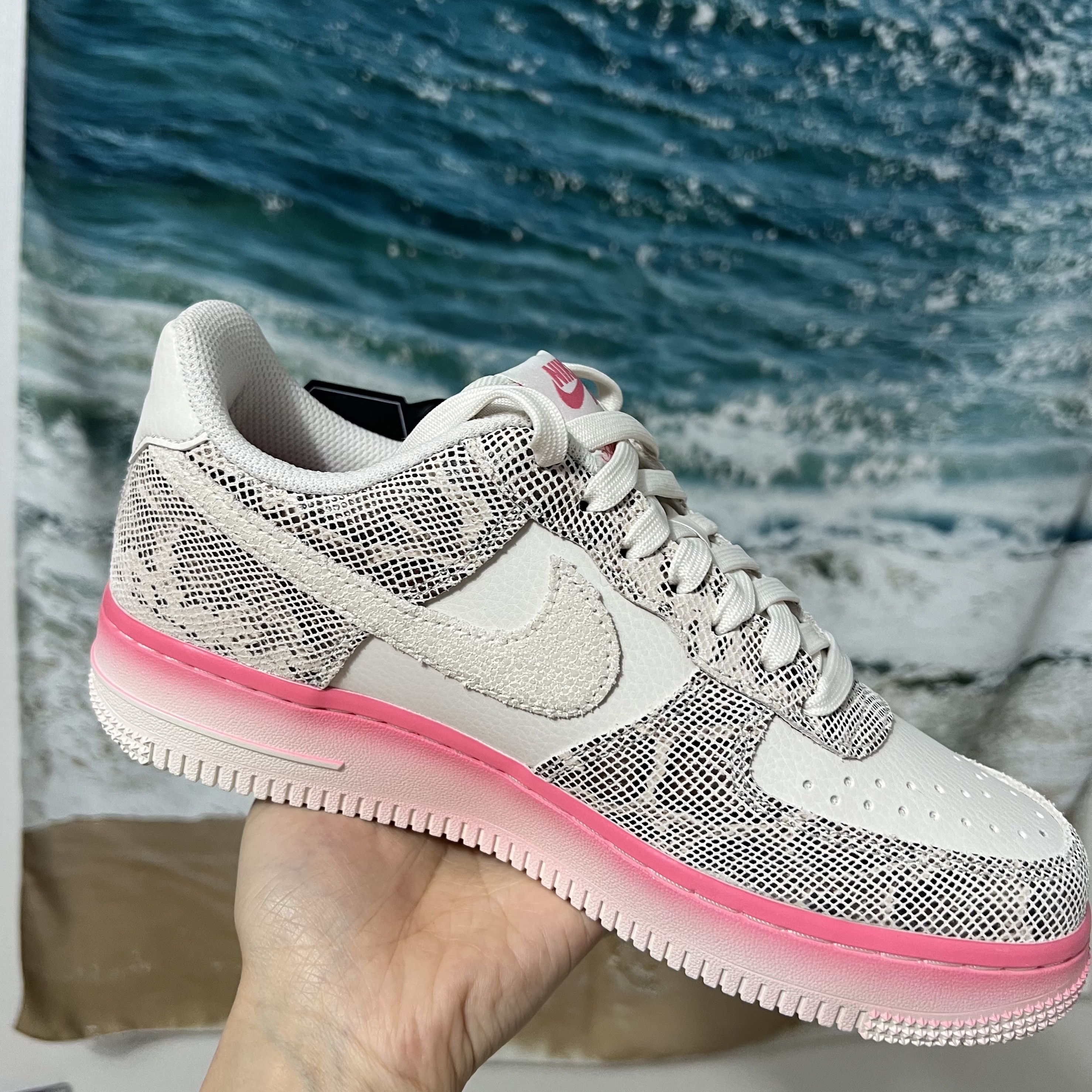(W) Nike Air Force 1 '07 LX Our Force 1 착용 스타일 - 1