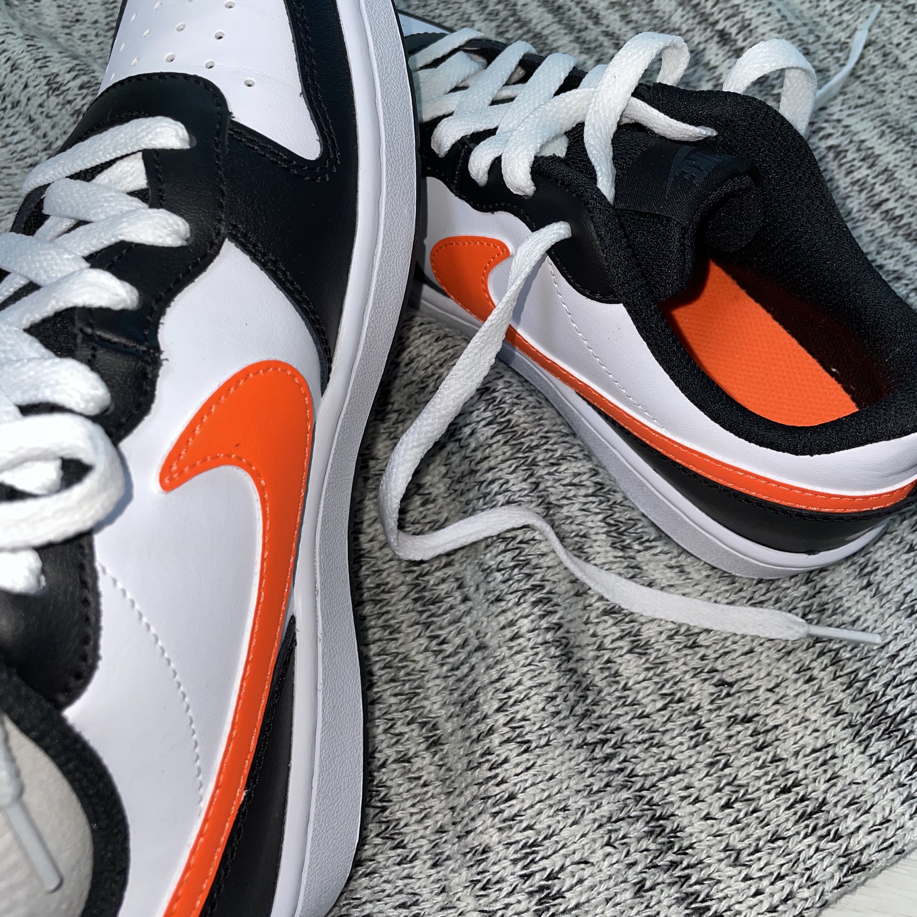 (GS) Nike Court Borough Low 2 Total Orange 착용 스타일 - 2
