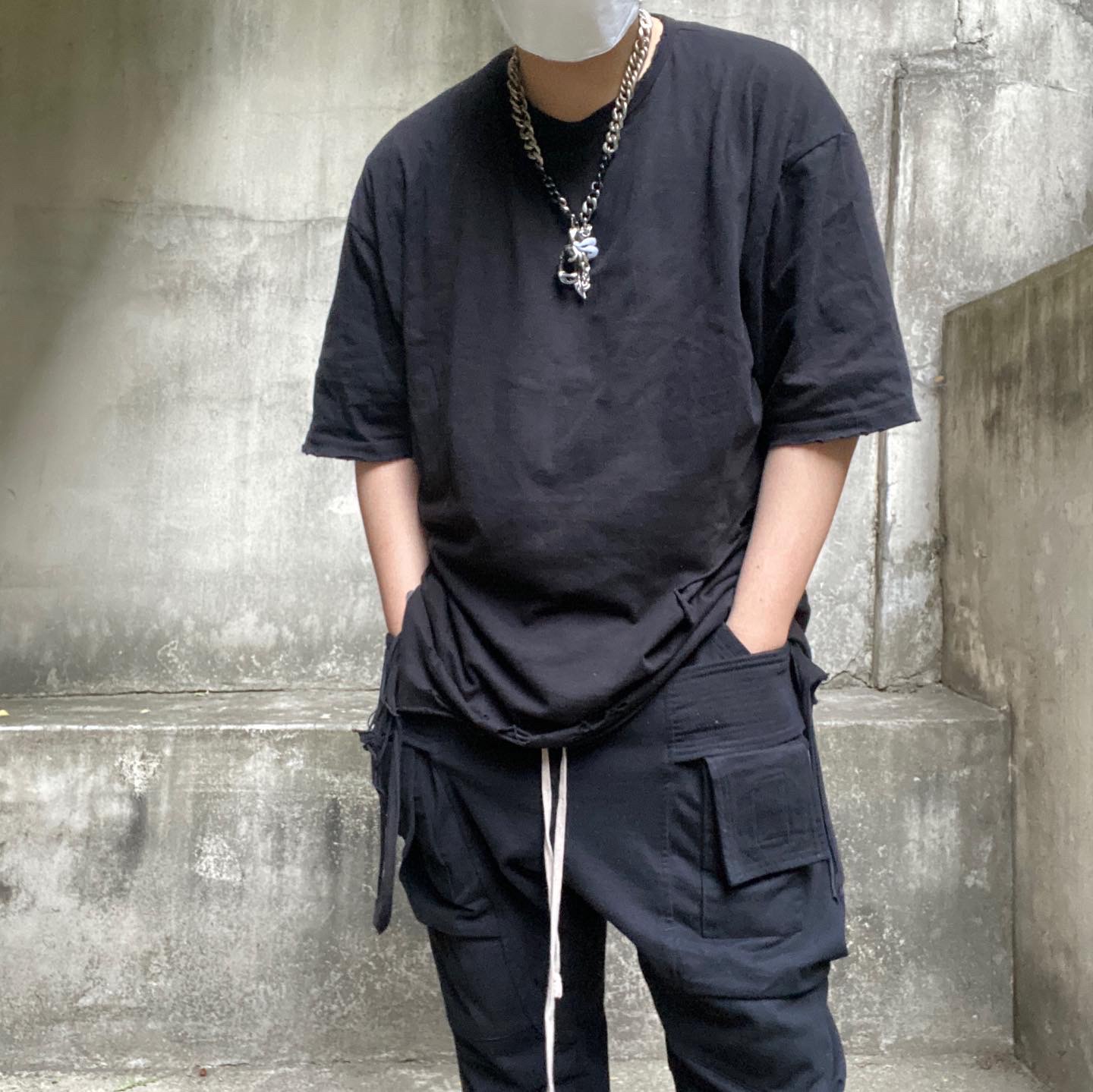 Jordan 1 x Travis Scott Retro High OG SP Mocha, Stussy Basic Cuff Beanie Black 착용 스타일 - 3