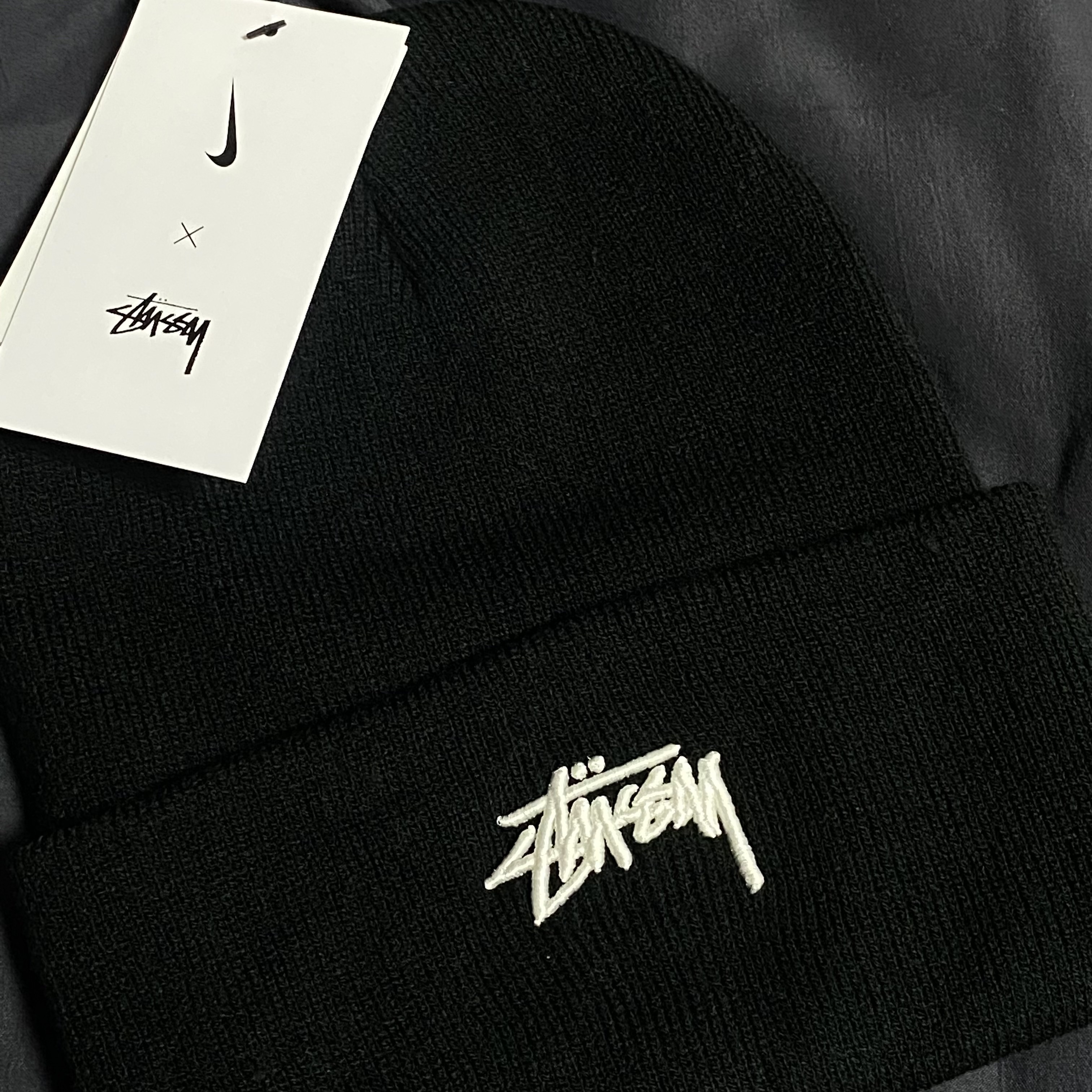 Nike x Stussy NRG Cuffed Beanie Black 착용 스타일 - 1