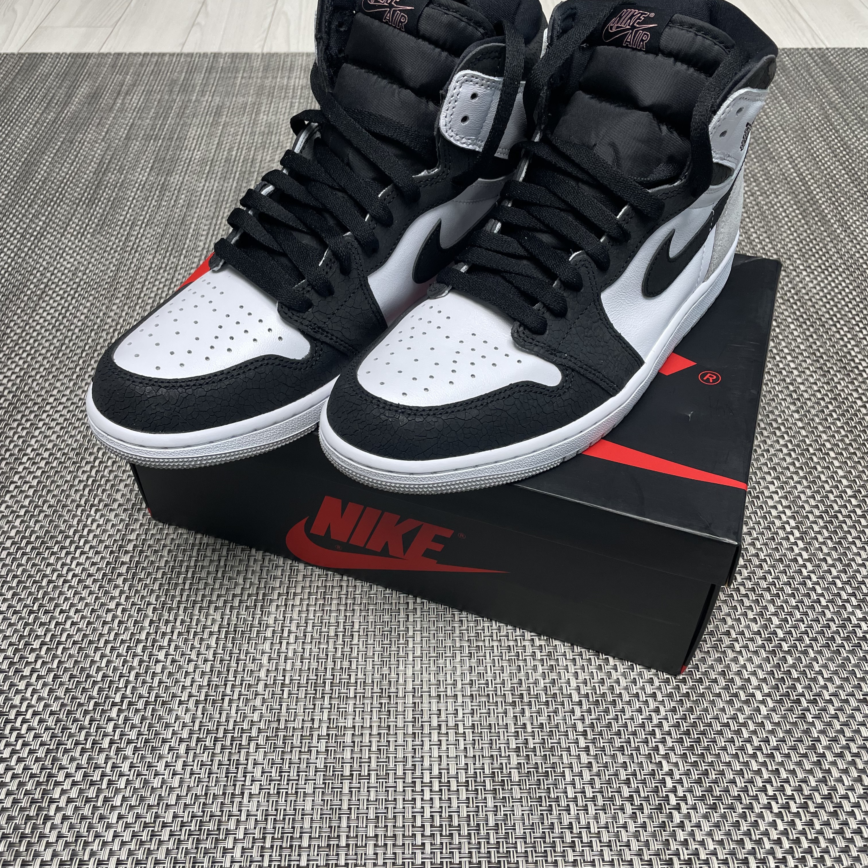 Jordan 1 Retro High OG Bleached Coral 착용 스타일