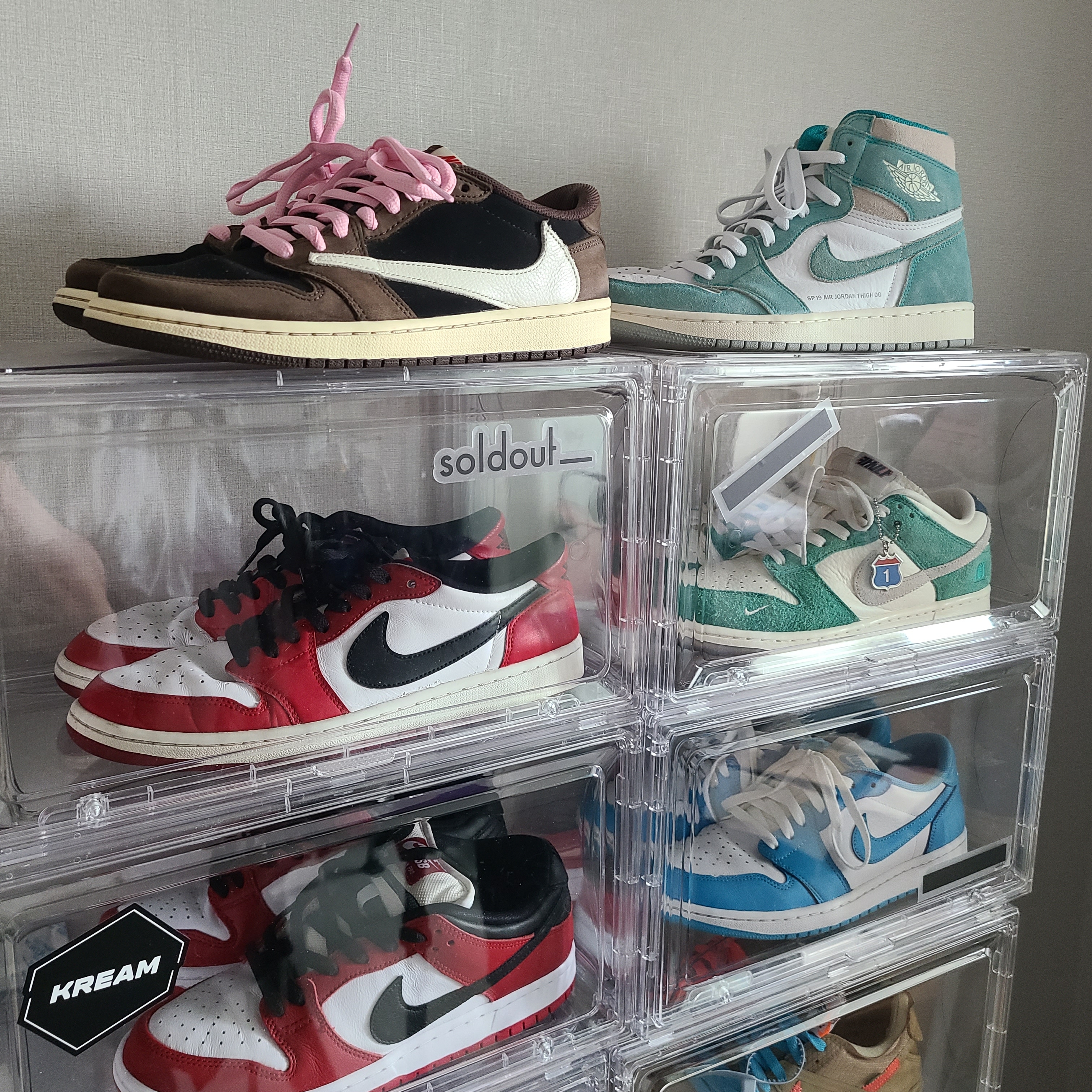 Jordan 1 x Travis Scott Retro Low OG SP Mocha, Nike SB Dunk Low Pro Chicago 착용 스타일 - 2
