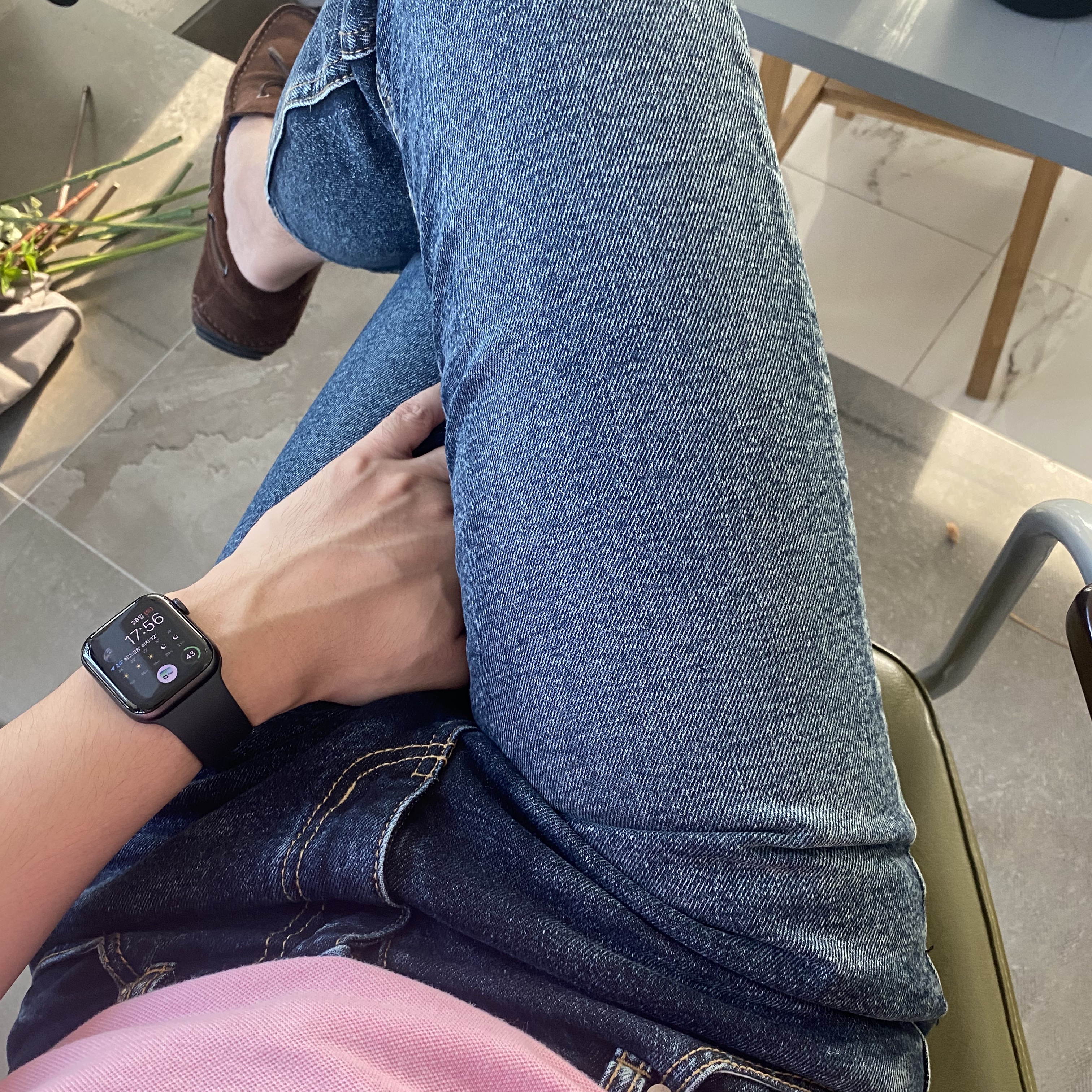 Apple Watch Series 7 45mm GPS Midnight Aluminum Case with Sport Band Midnight (Korean Ver.) 착용 스타일 - 1