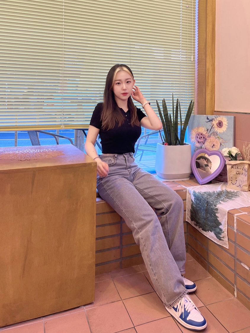 (W) Jordan 1 Low White Dark Marina Blue 착용 스타일
