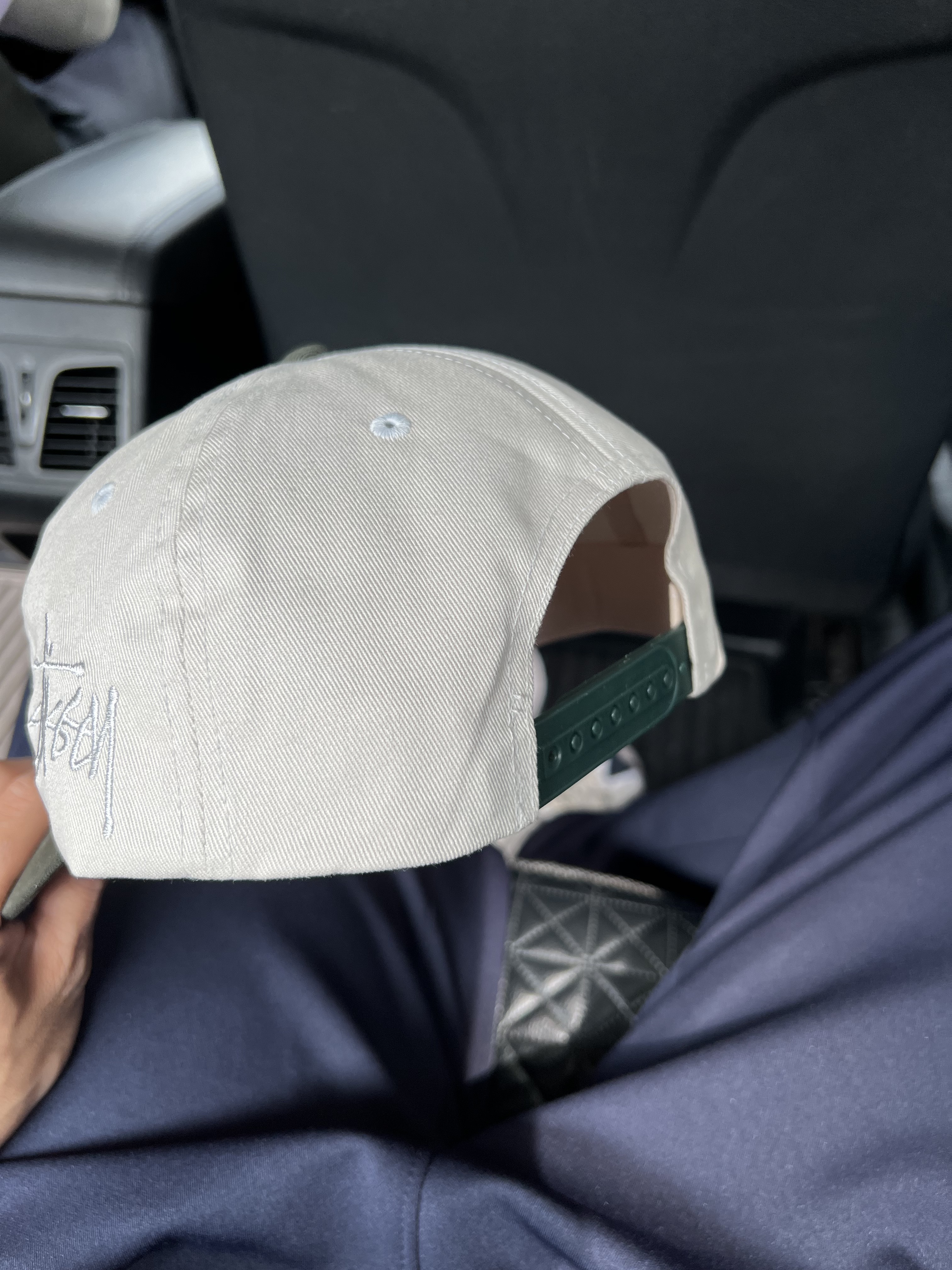 Stussy Chenille S Low Pro Cap Bone 착용 스타일 - 2