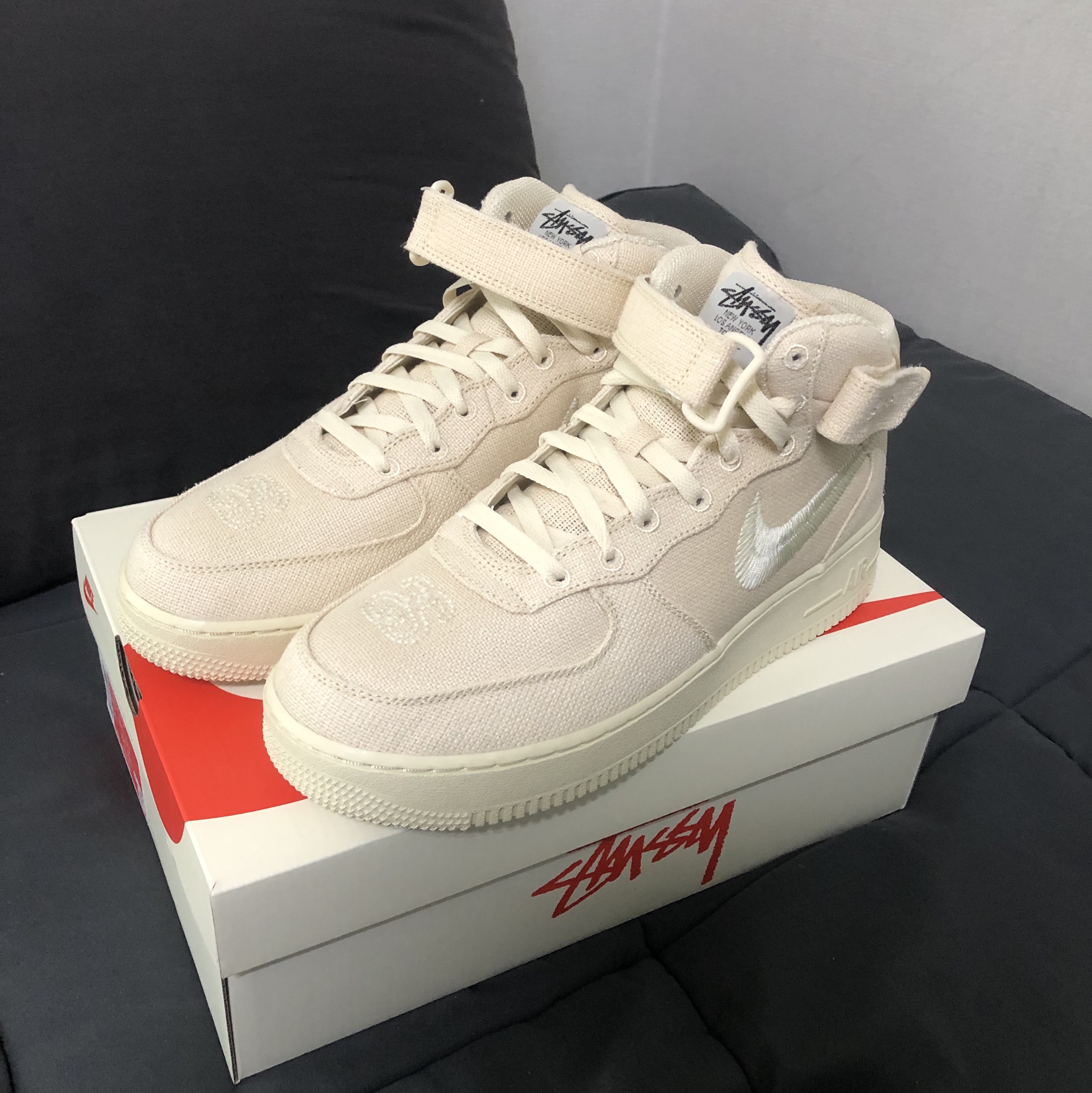 Nike x Stussy Air Force 1 '07 Mid SP Fossil 착용 스타일 - 1