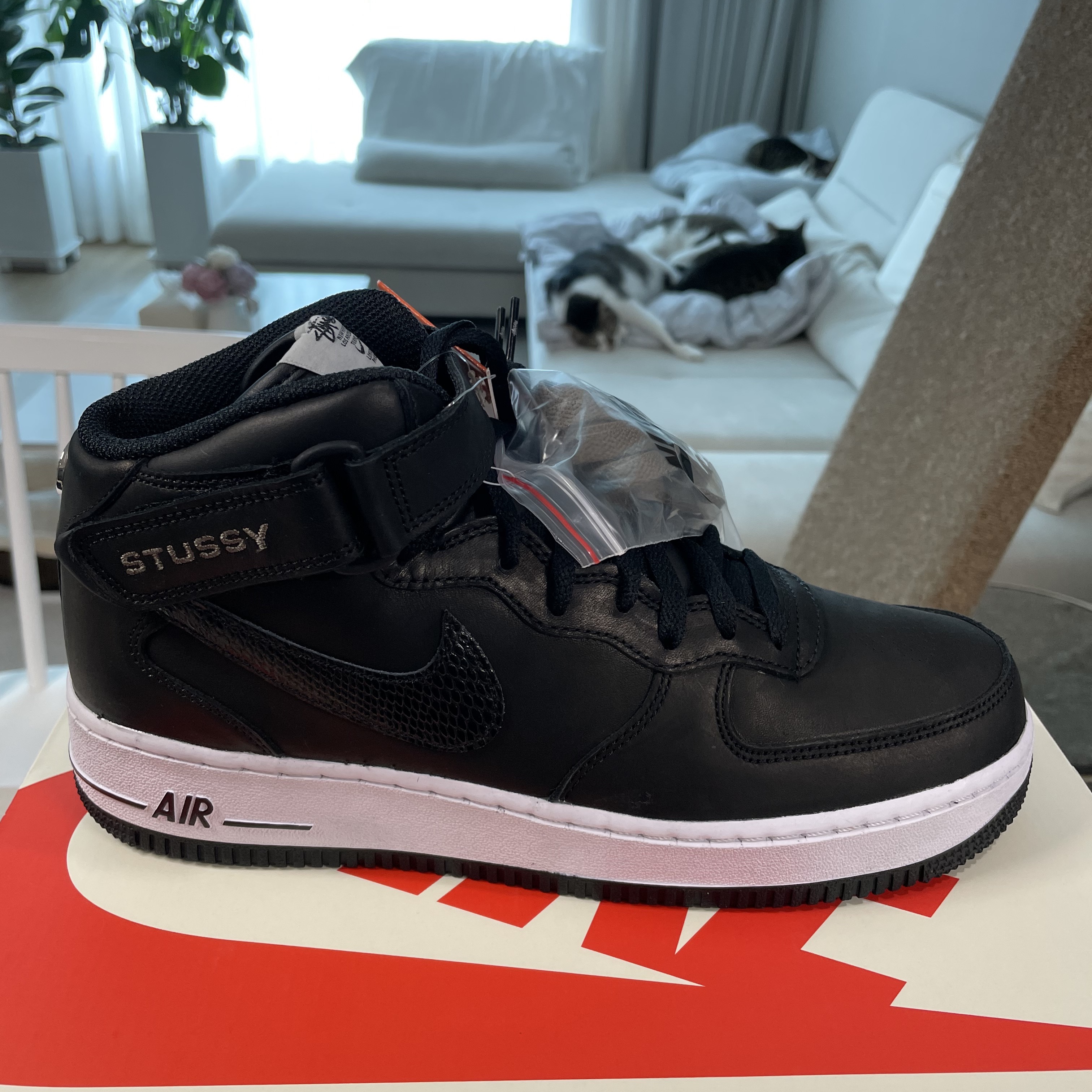 Nike x Stussy Air Force 1 '07 Mid SP Black 착용 스타일
