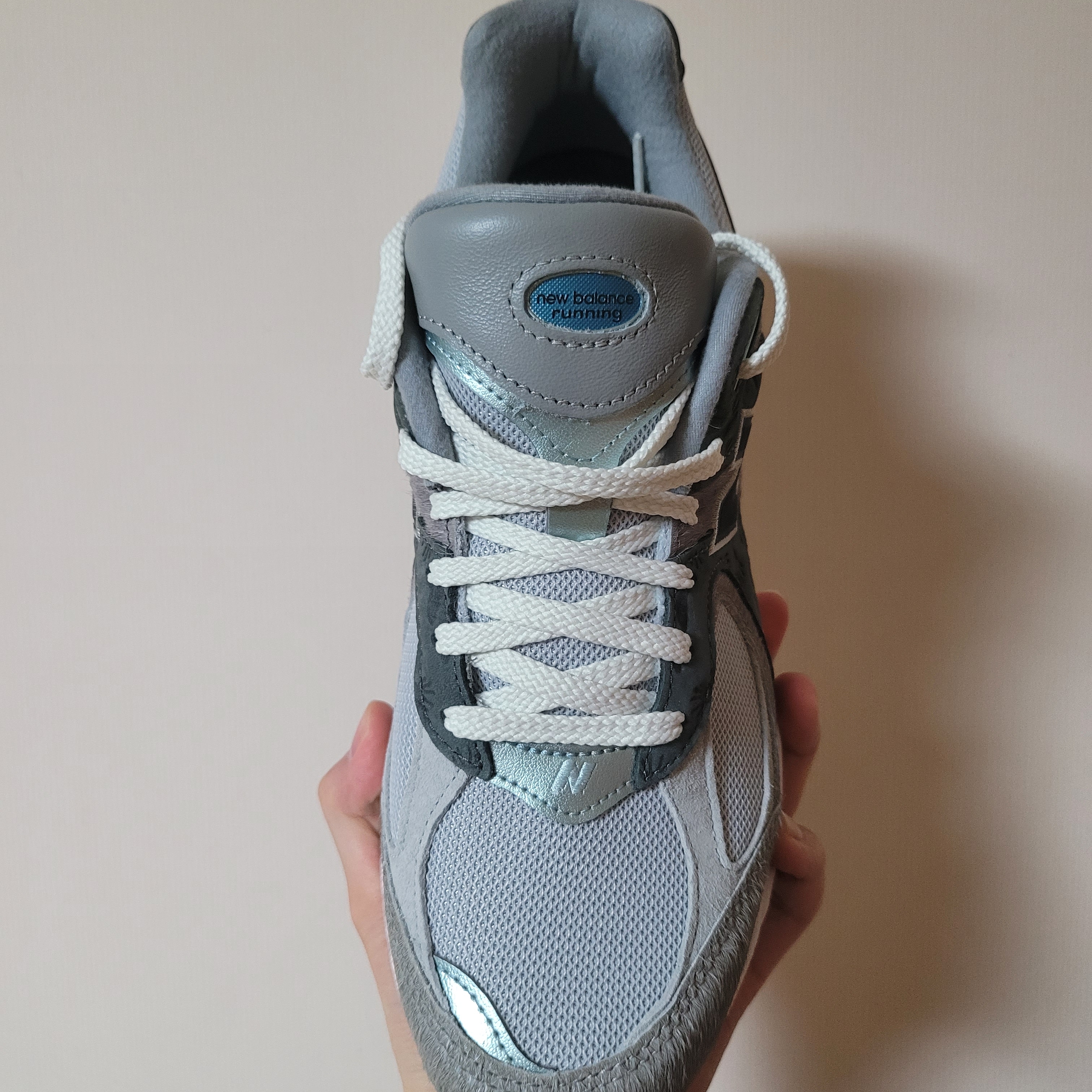 New Balance x Atmos 2002R Rat 착용 스타일 - 2