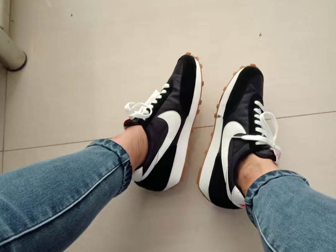 (W) Nike Daybreak Black White 착용 스타일 - 2