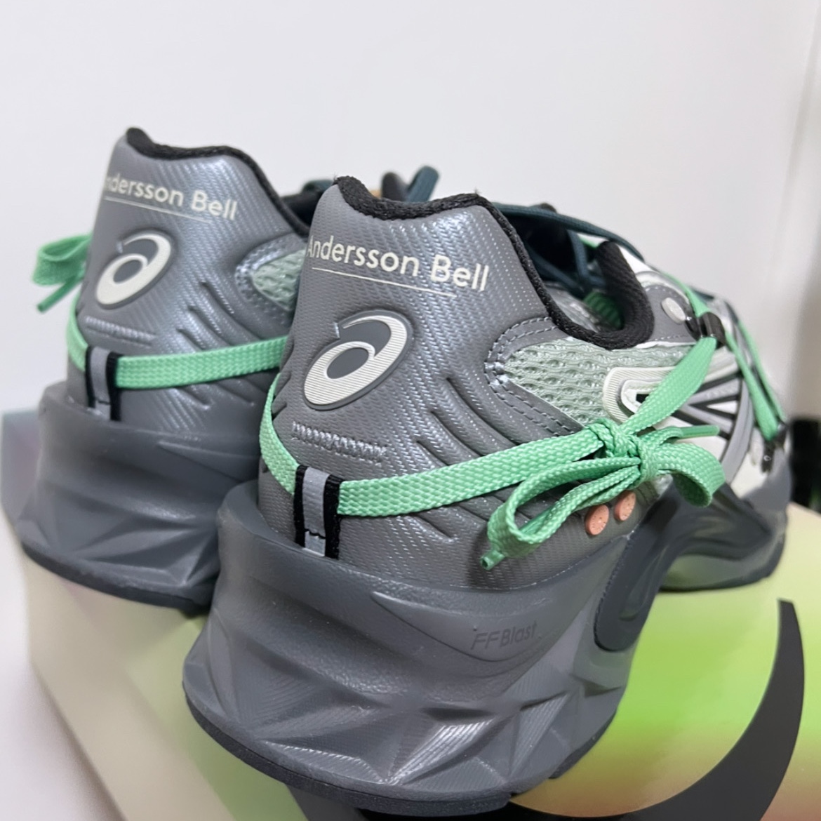 Asics x Andersson Bell HN2-S Protoblast Smoke Grey 착용 스타일 - 3