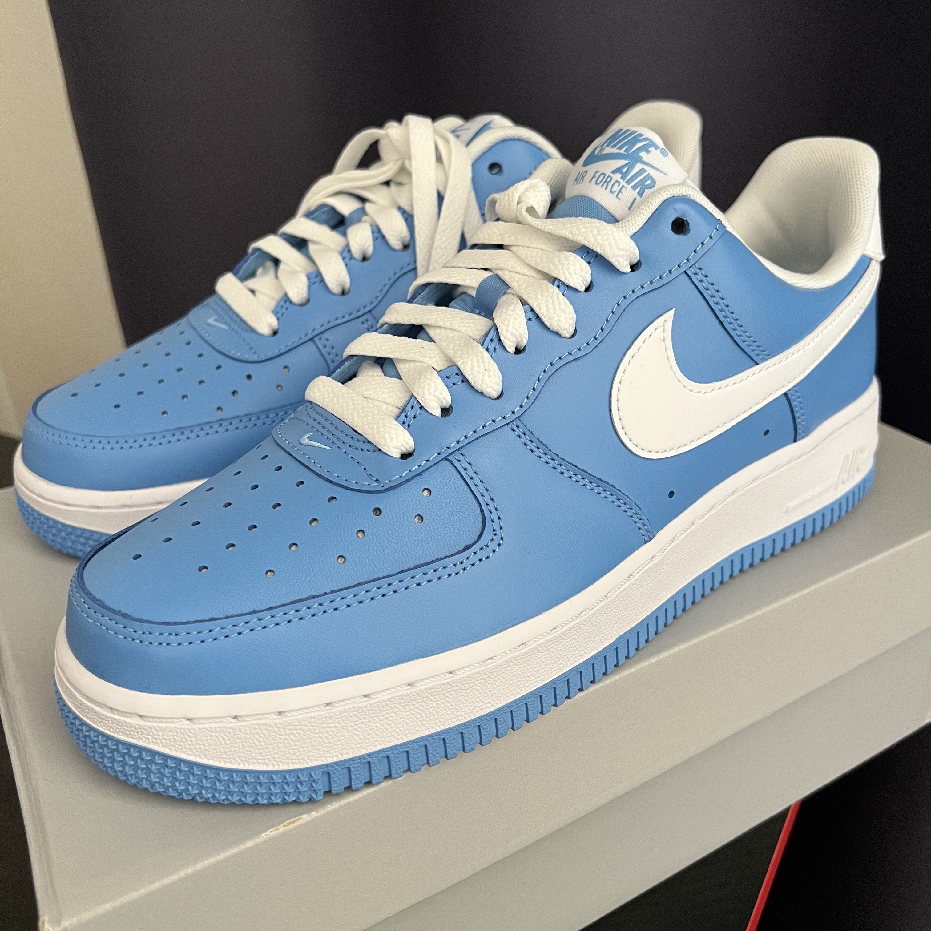Nike Air Force 1 '07 Low University Blue 착용 스타일