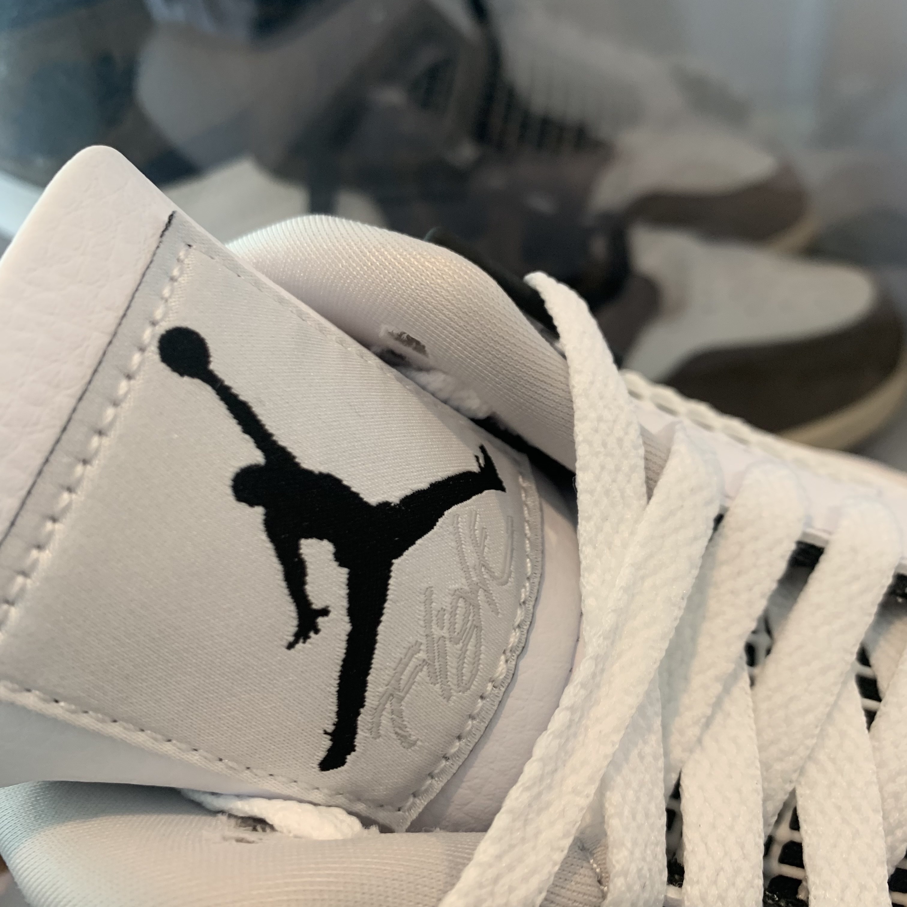 Jordan 4 Retro White and Black 착용 스타일 - 2