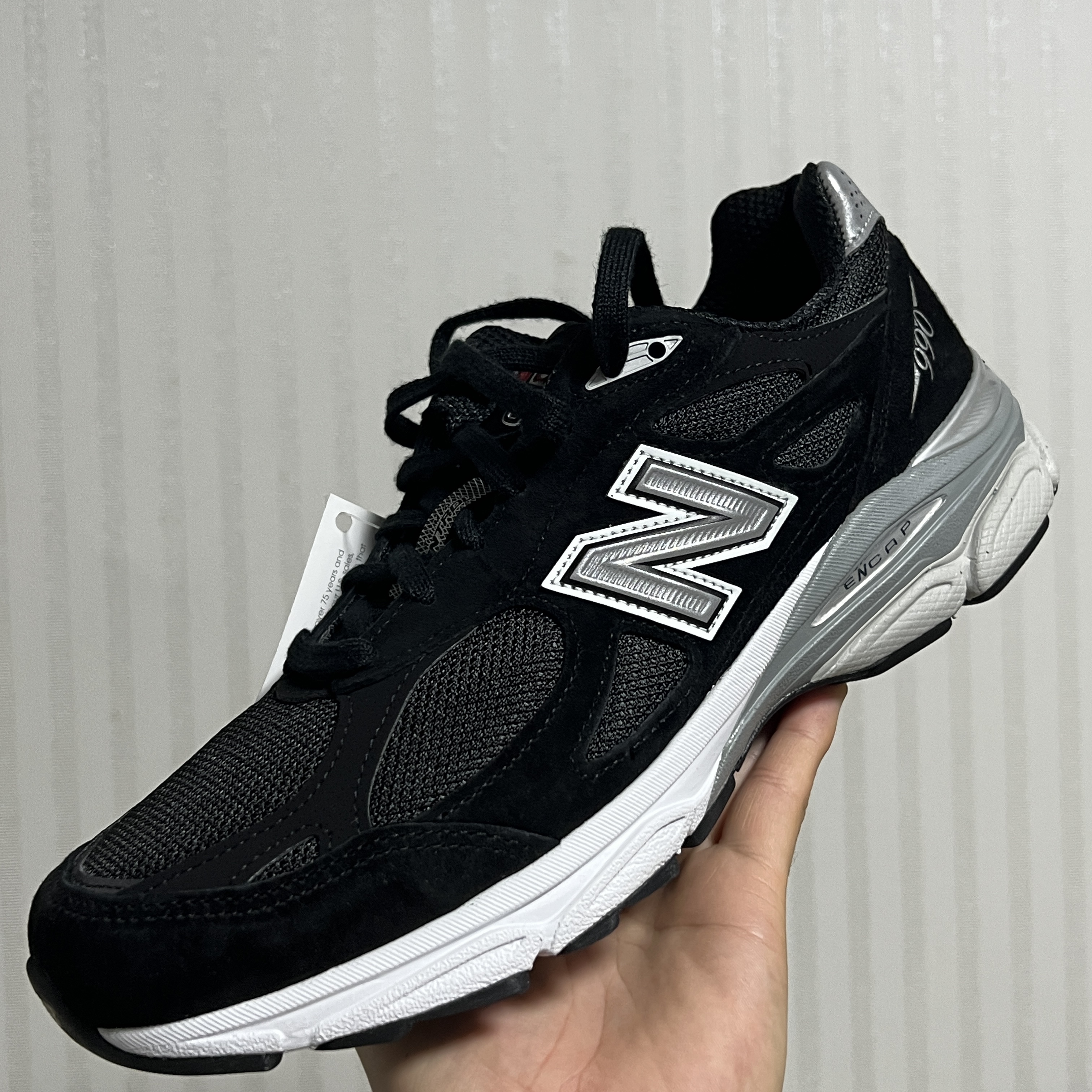 New Balance 990v3 Made in USA Black - D Standard 착용 스타일 - 2
