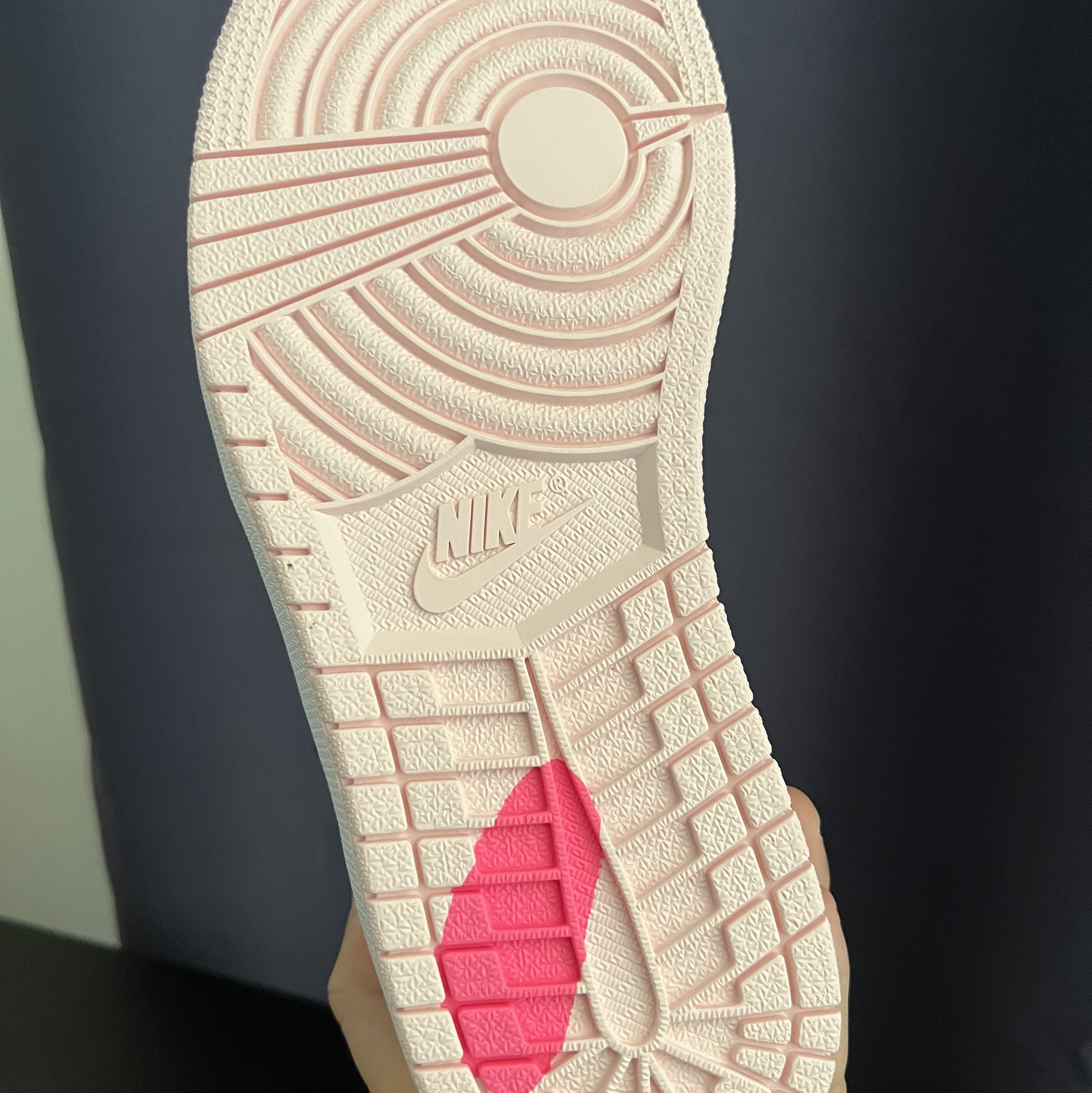 (W) Jordan 1 Retro High OG Atmosphere 착용 스타일 - 2