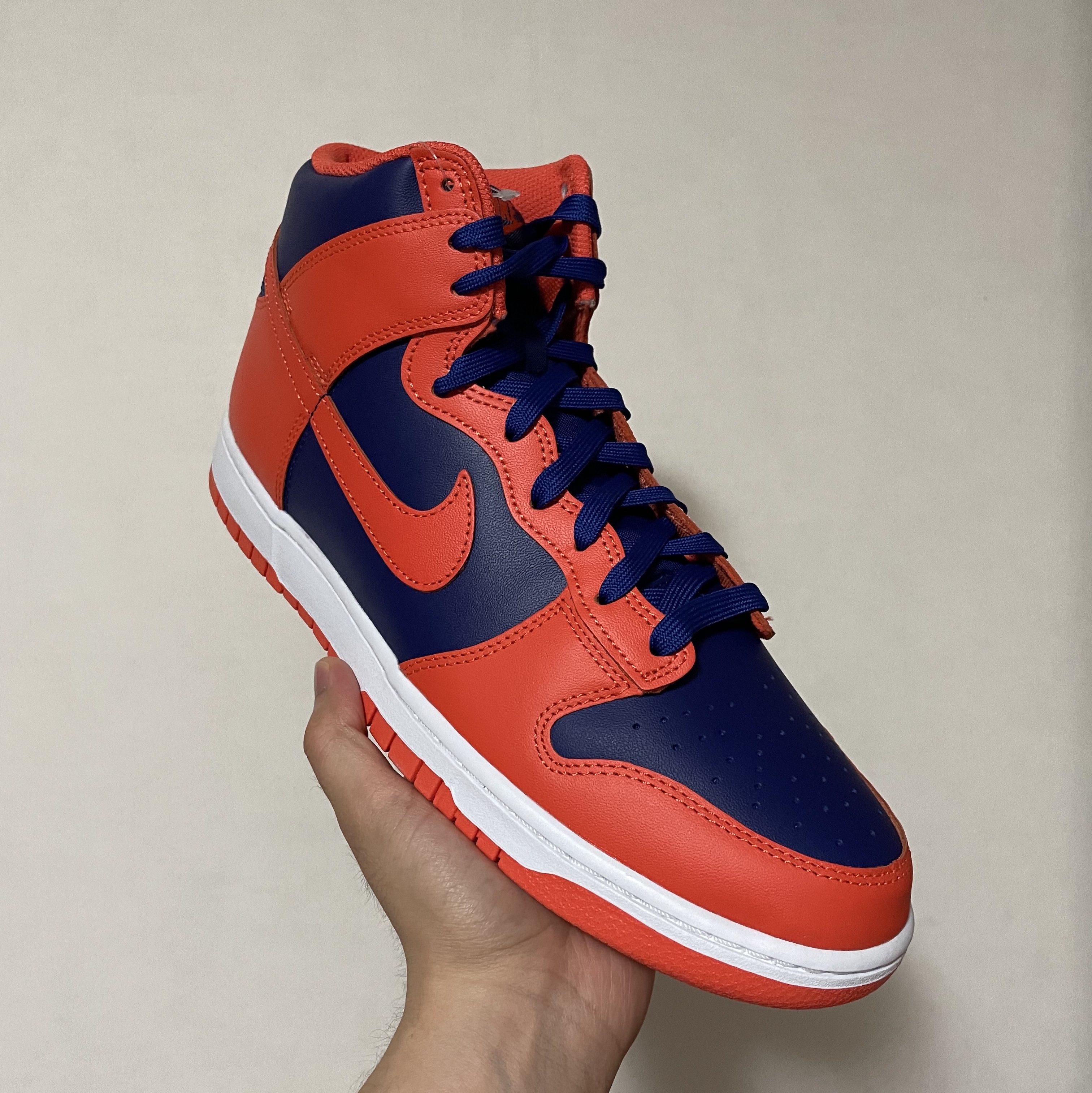 Nike Dunk High Retro Orange and Deep Royal 착용 스타일