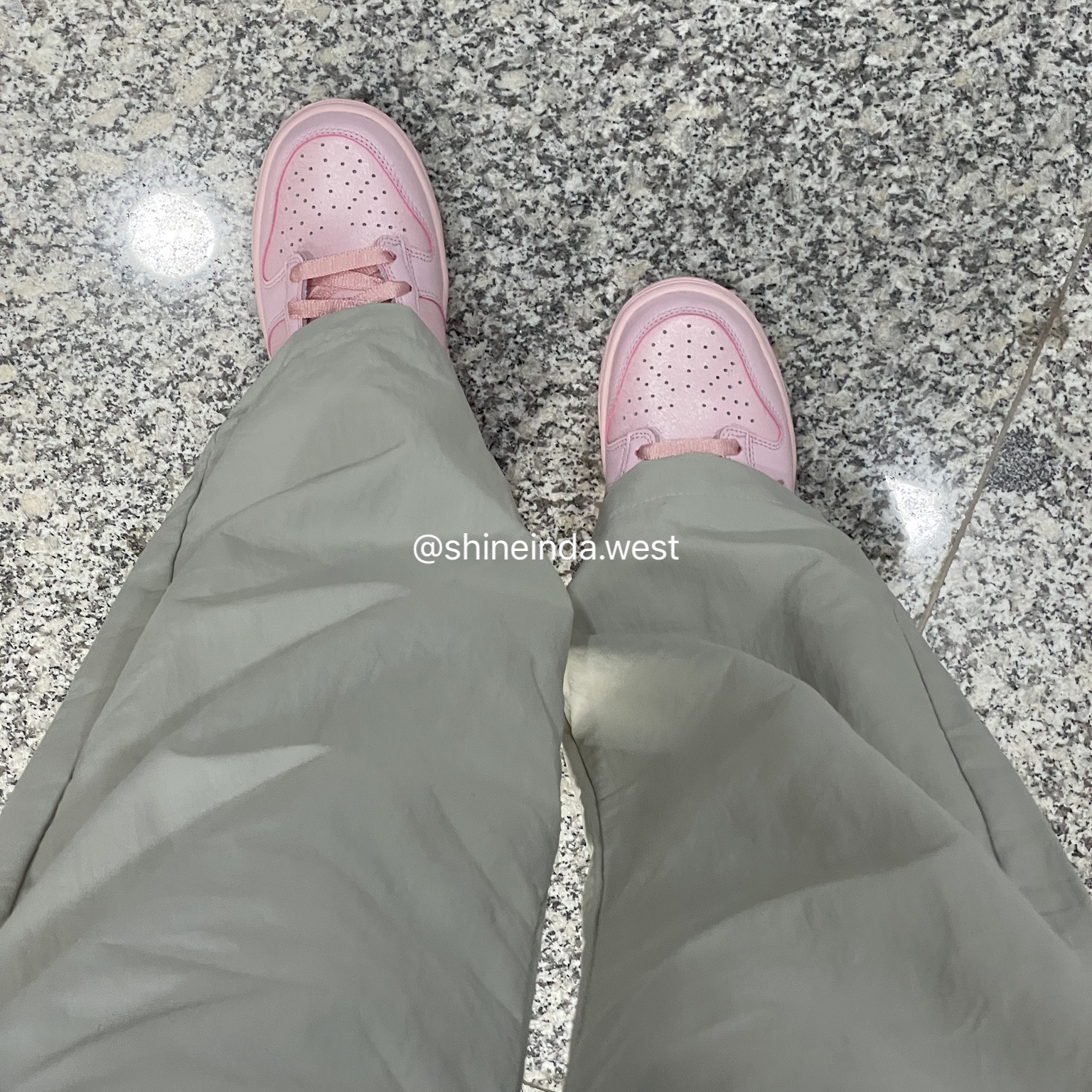 (GS) Nike Dunk Low SE Prism Pink 착용 스타일 - 2