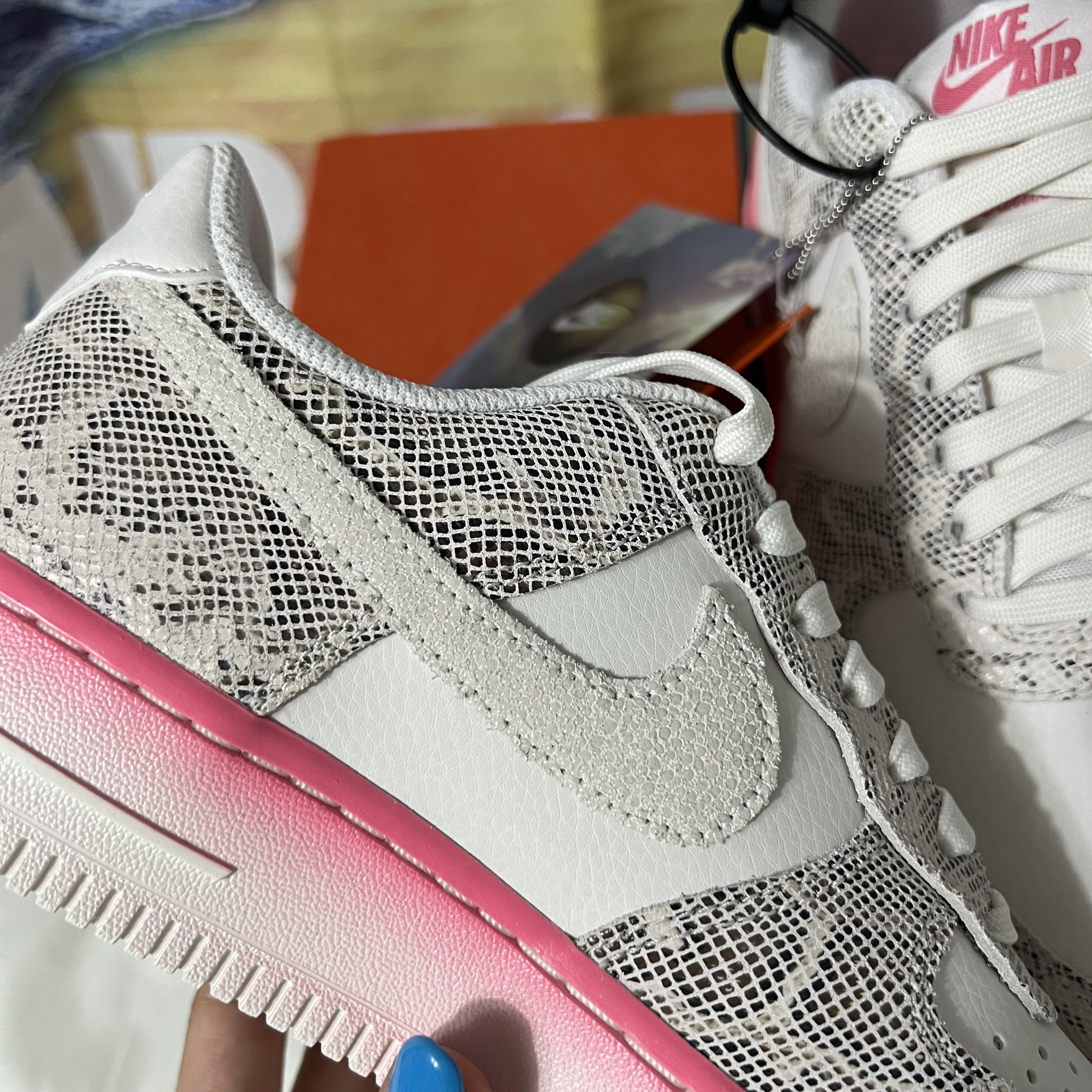 (W) Nike Air Force 1 '07 LX Our Force 1 착용 스타일 - 3