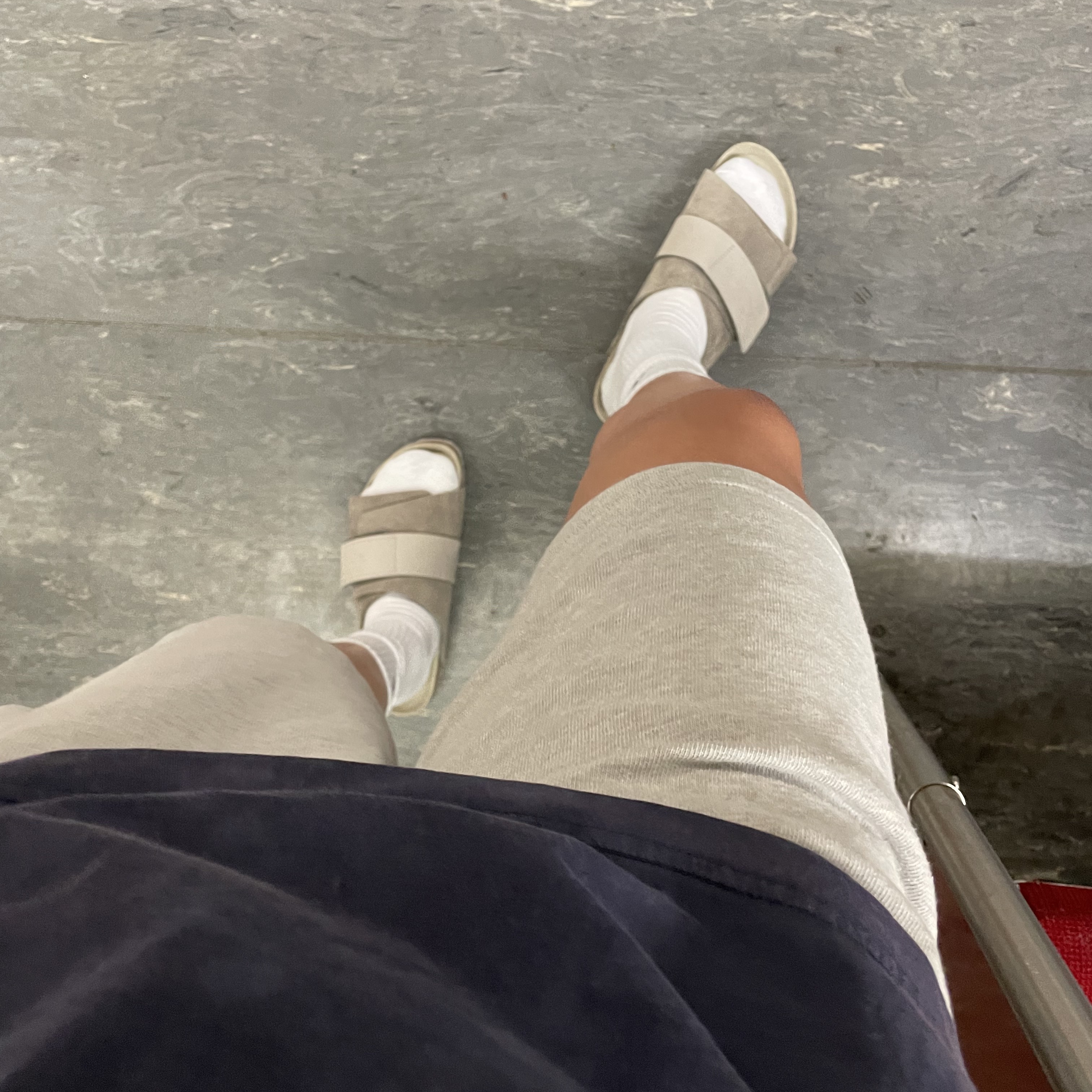 Birkenstock Kyoto Taupe - Regular 착용 스타일 - 1