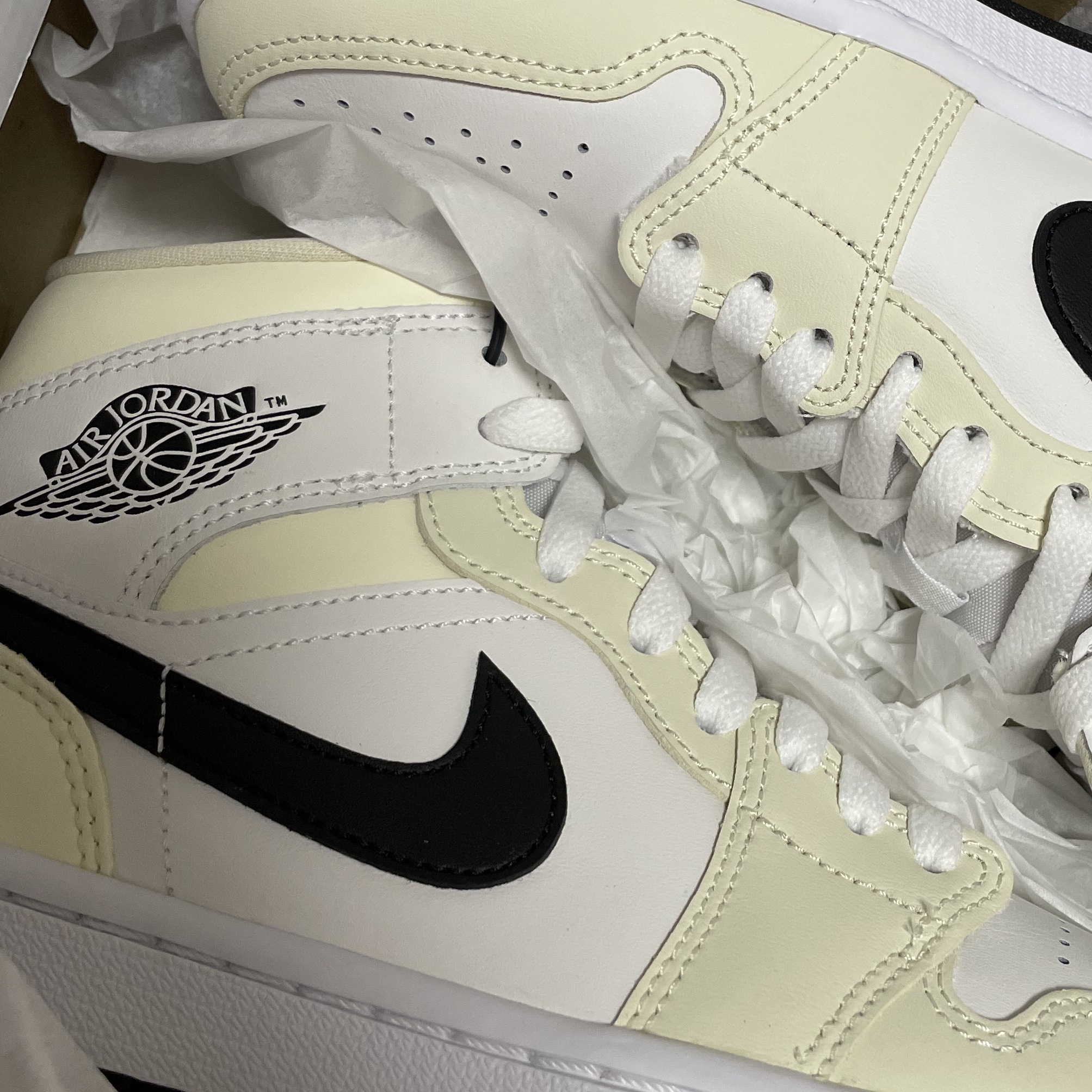 (W) Jordan 1 Mid Coconut Milk 착용 스타일