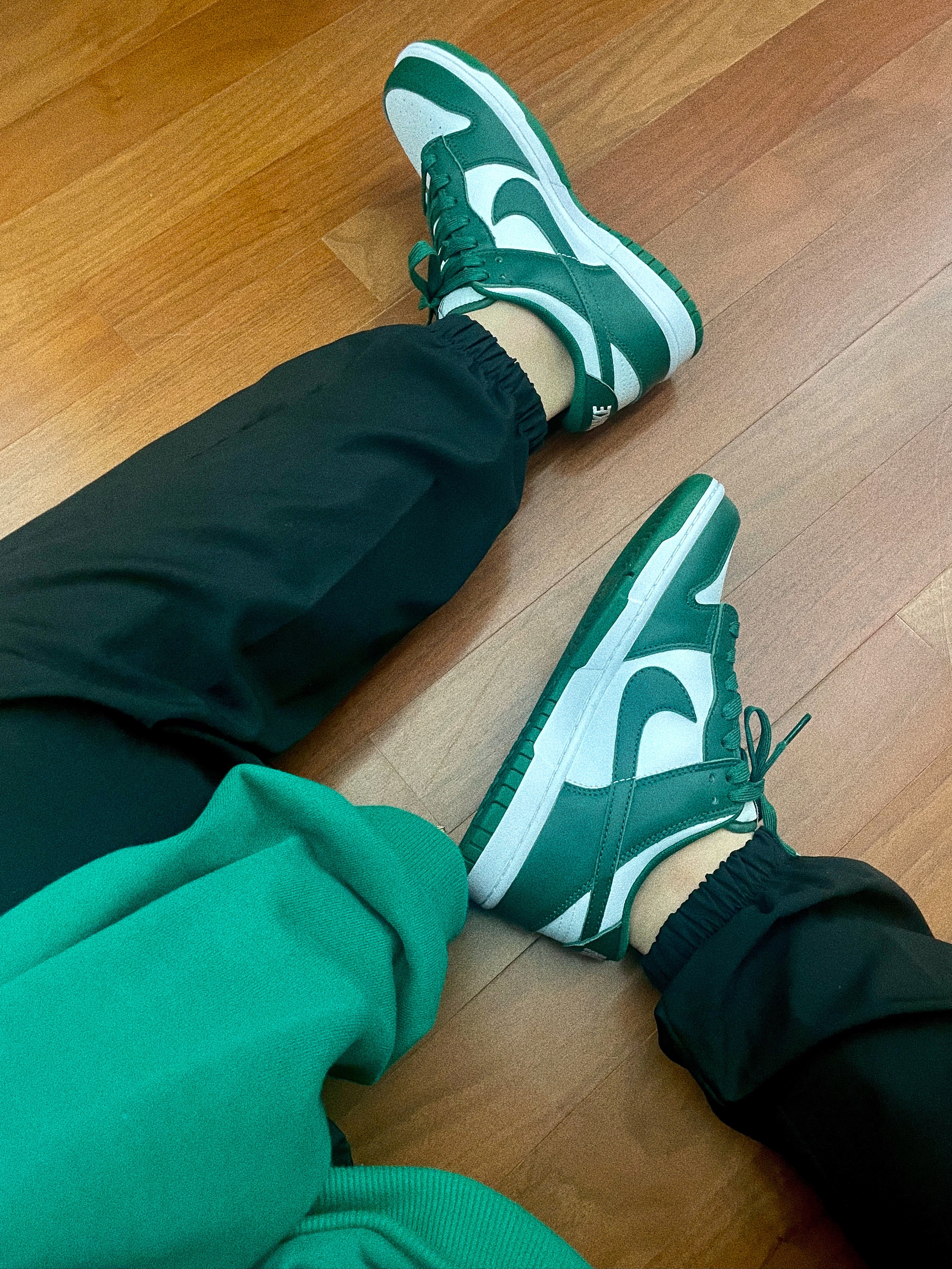 Nike Dunk Low Retro Varsity Green 착용 스타일